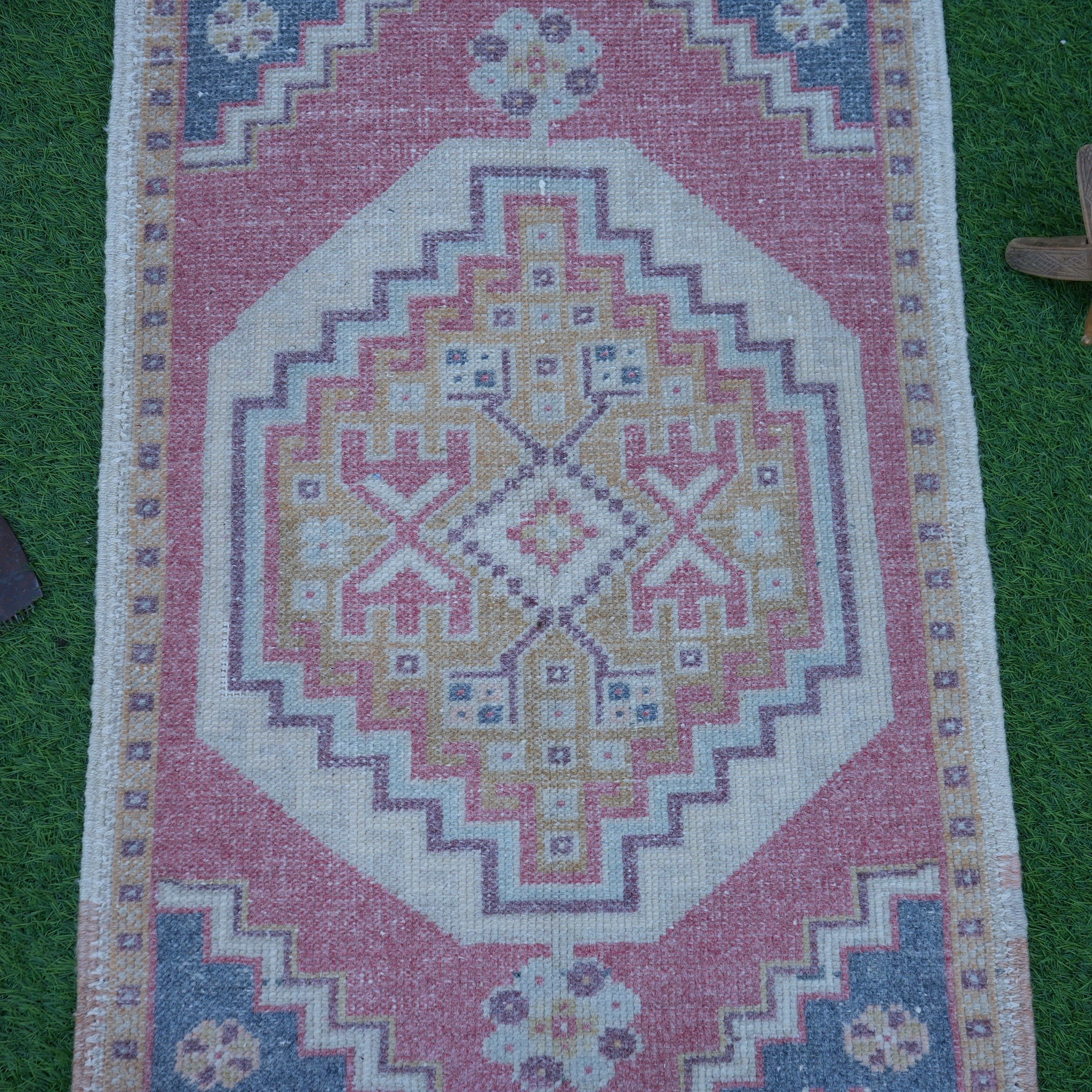 Huda - Mini Vintage Rug