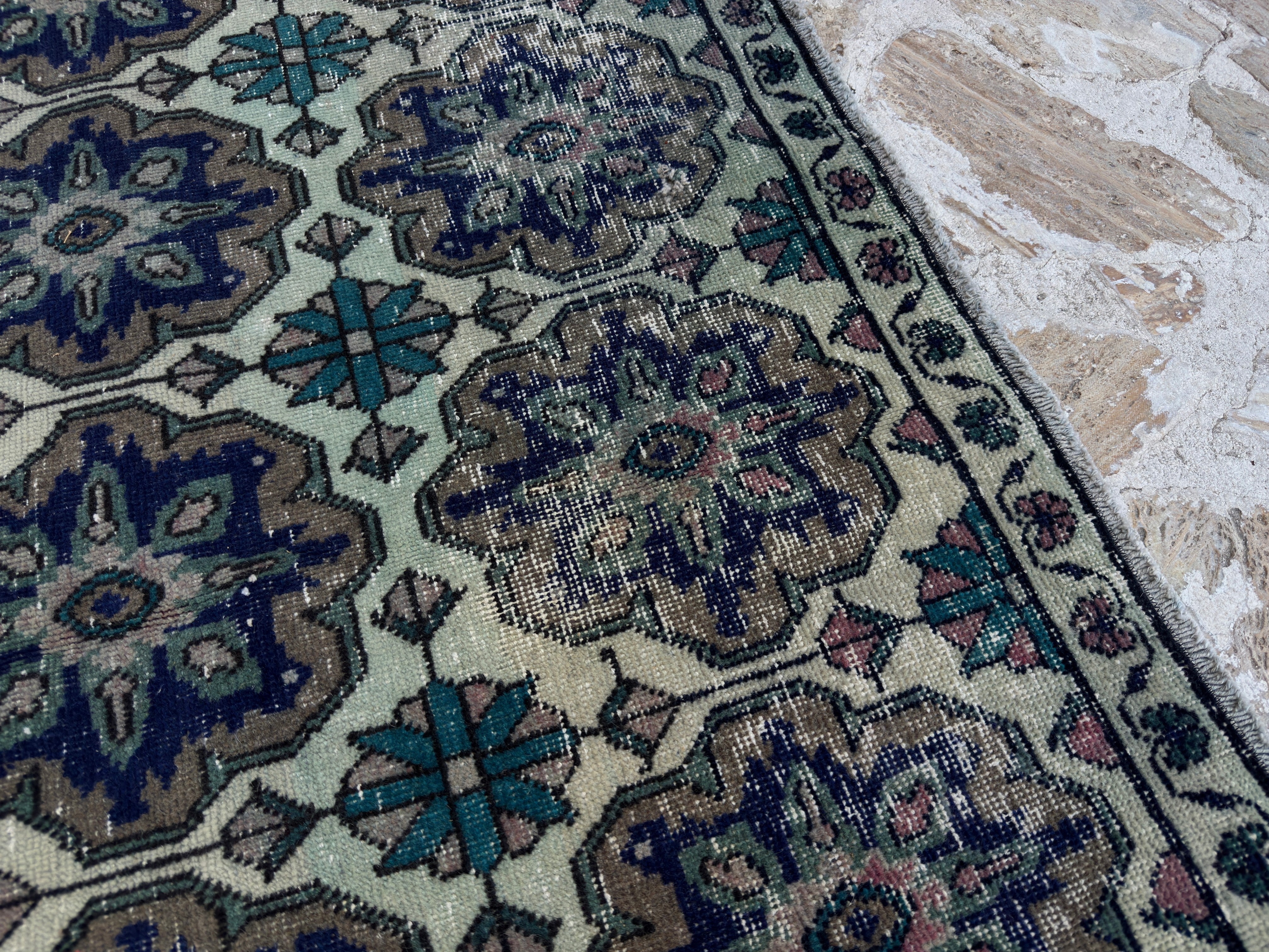 Imelda 4’10” x 7’8”