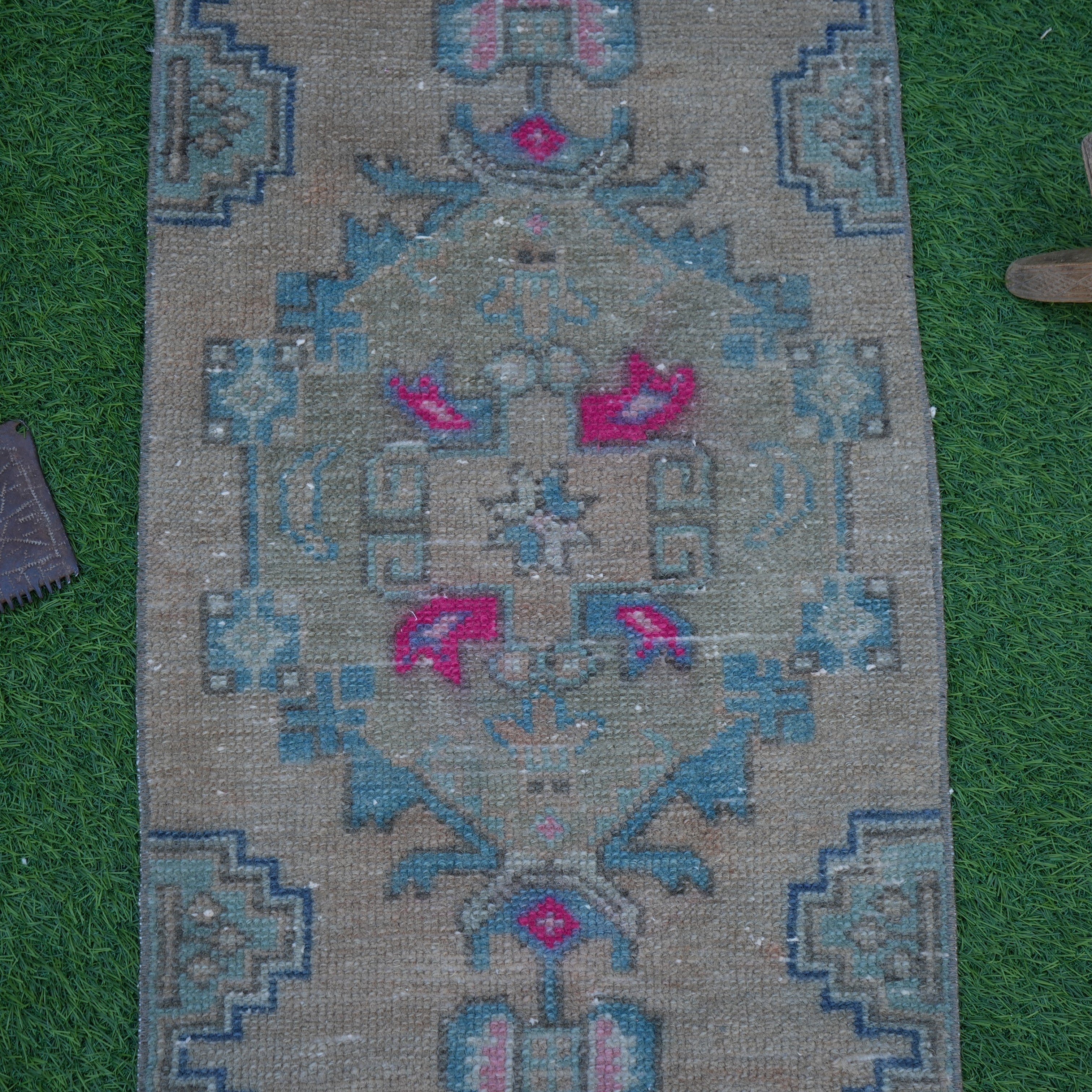 Ina - Mini Vintage Rug