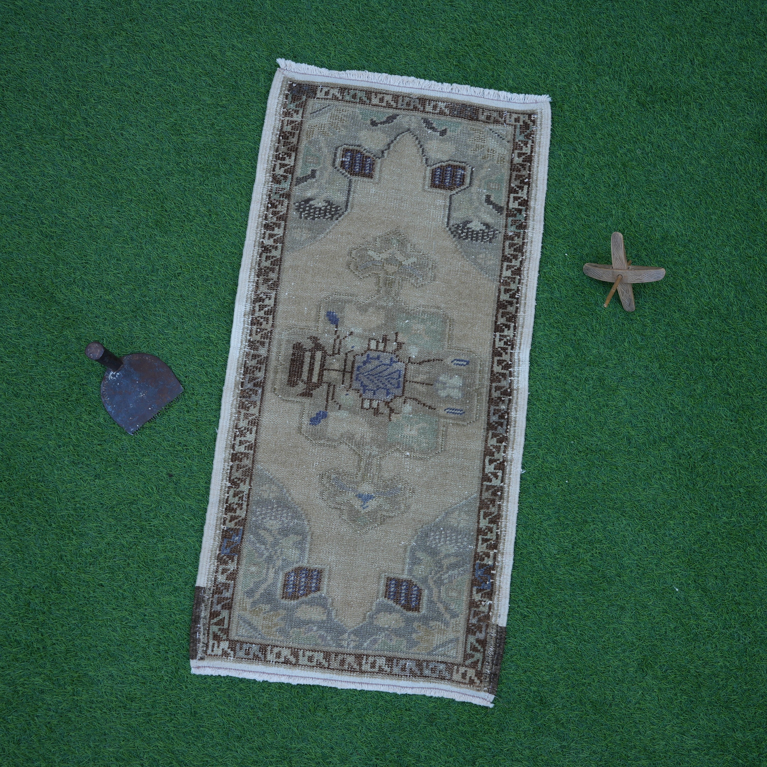 Jadiel - Vintage Mini Rug