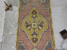 Kandy 1’7” x 3’5”