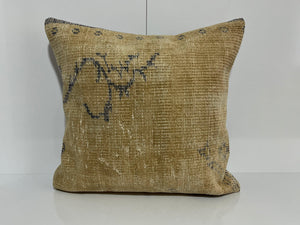 EE00327 - Kilim Pillow
