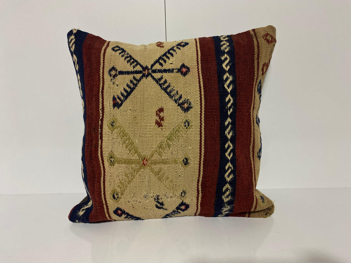 Beige kilim pillow with geometric design, handmade in Turkey – KK00255.