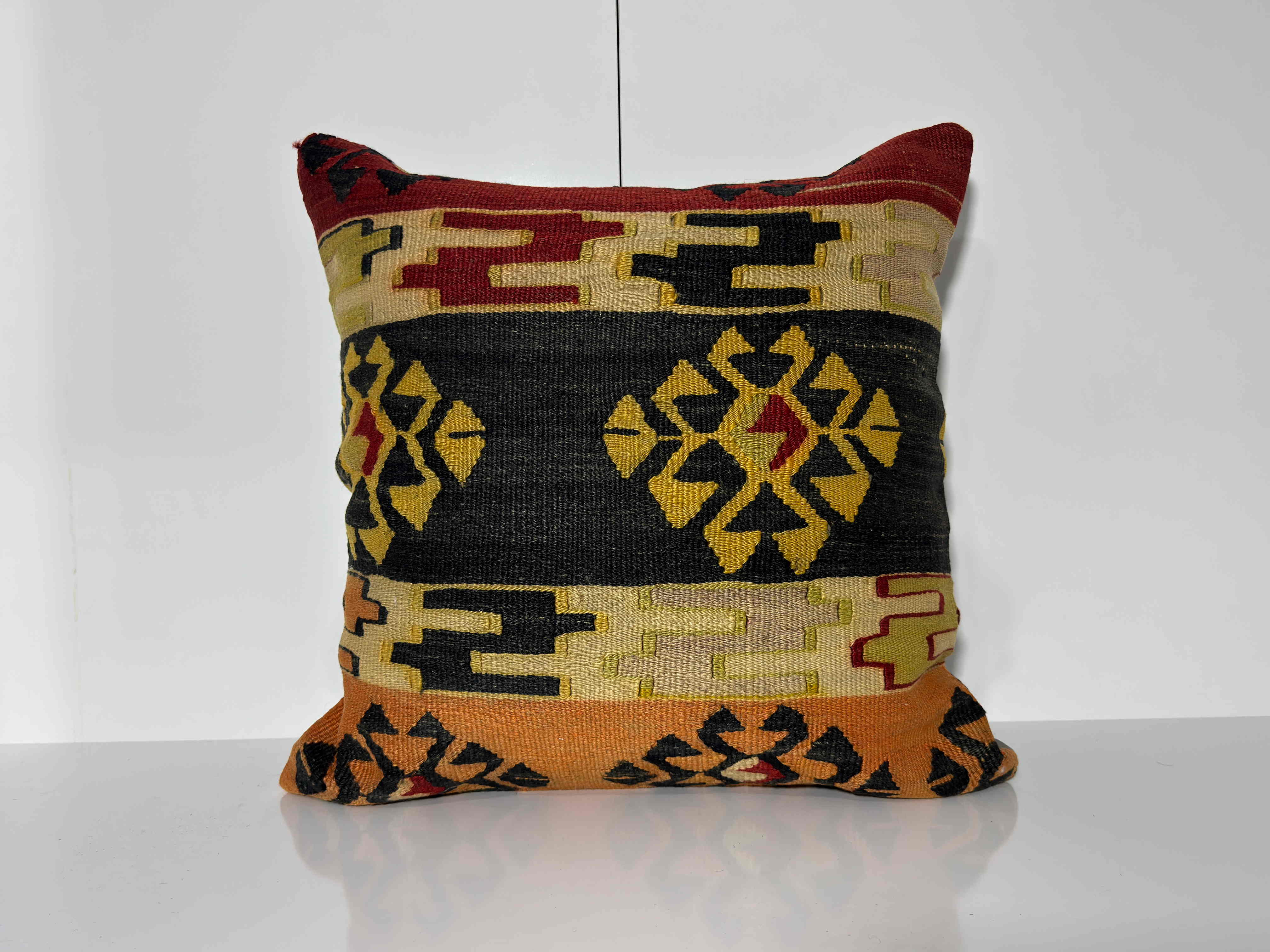 Black kilim pillow with geometric design, handmade in Turkey – EE00378.