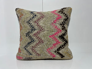 EE00181 - Kilim Pillow