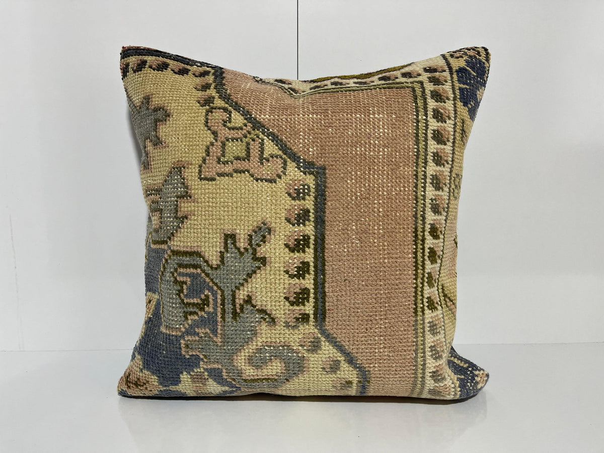 Pink kilim pillow with traditional design, handmade in Turkey – EE00307.