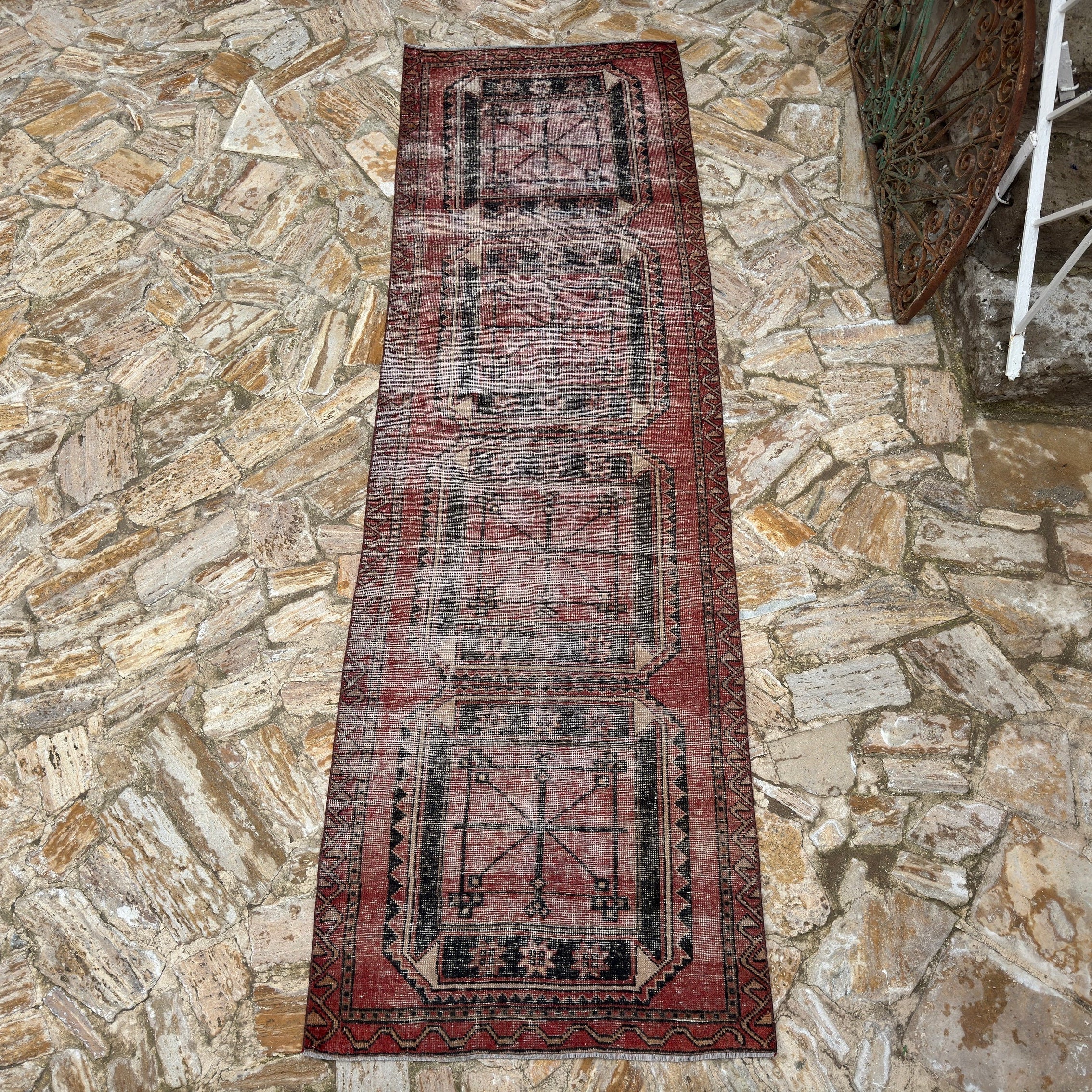 Kinna 3'8" x 11'7"