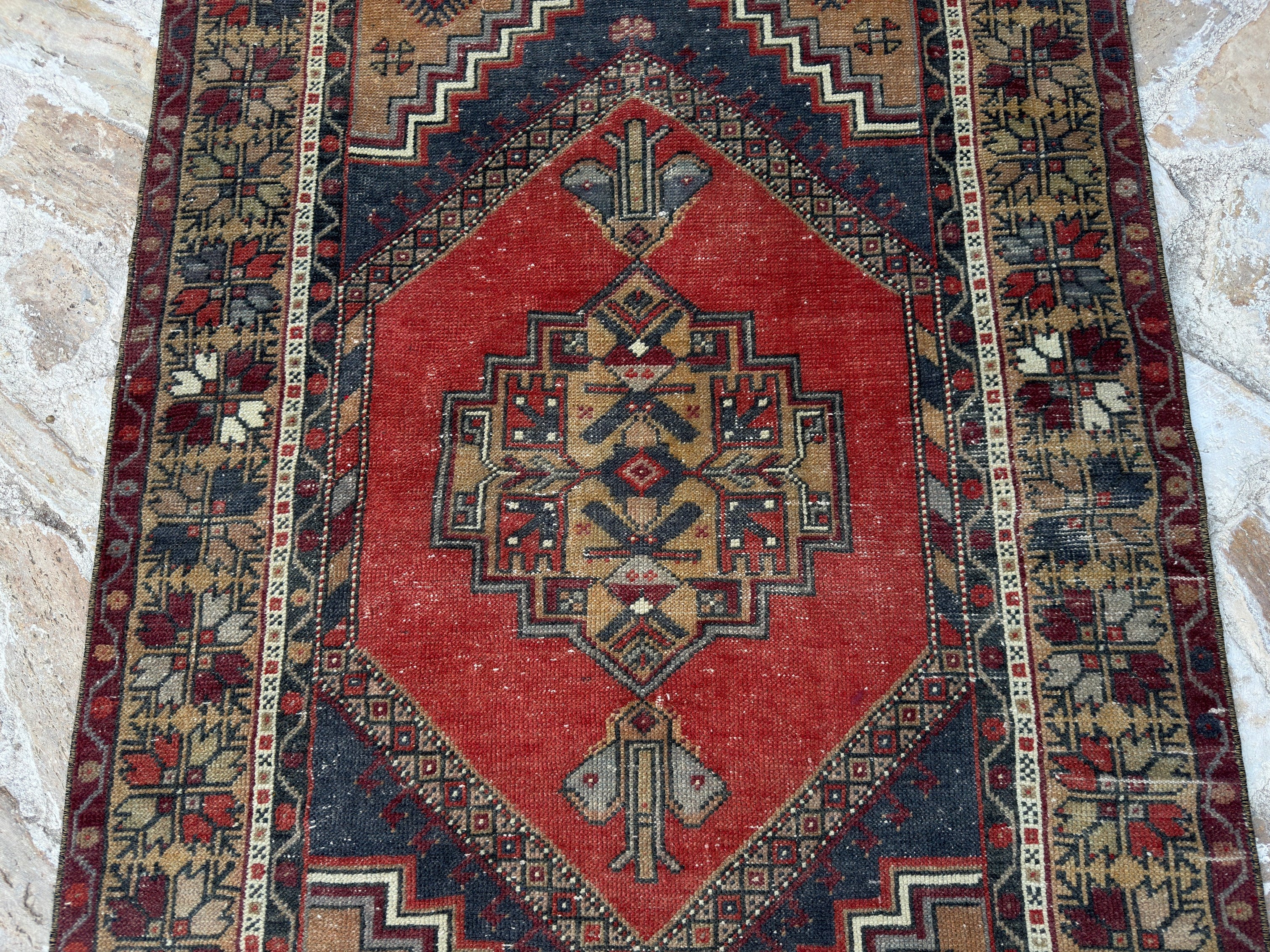 Kora 3’8” x 5’8”
