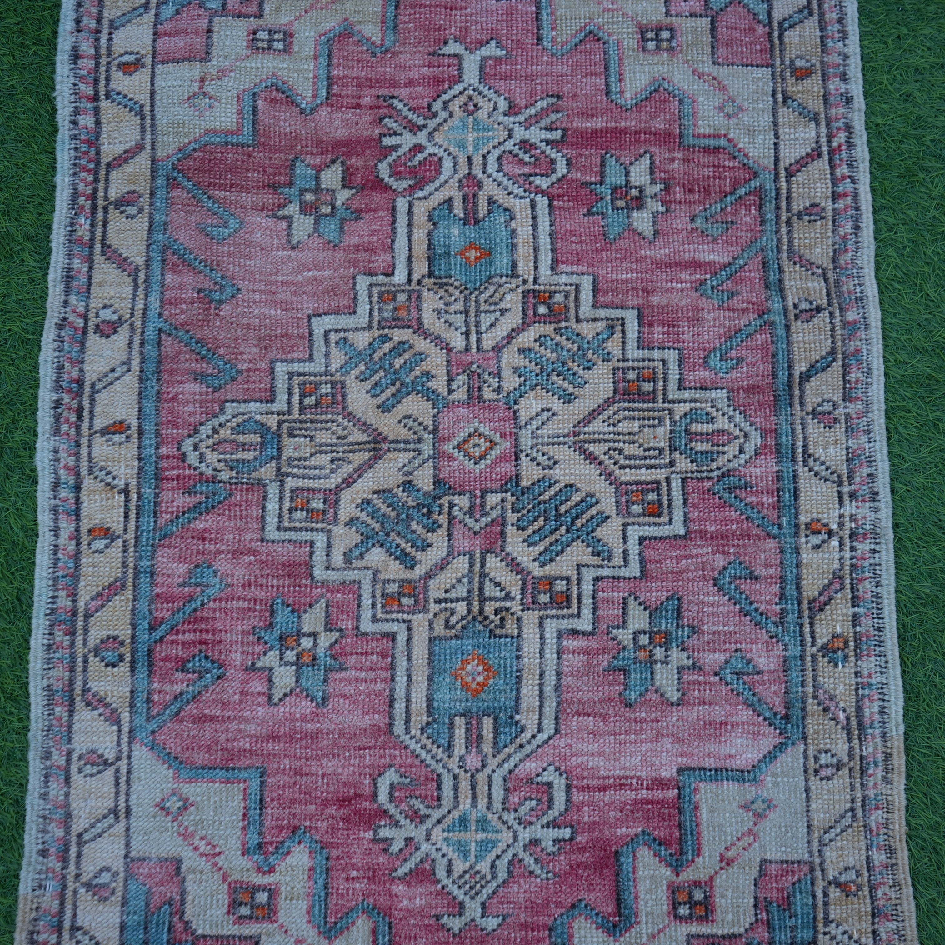 Kym - Small Handmade Rug