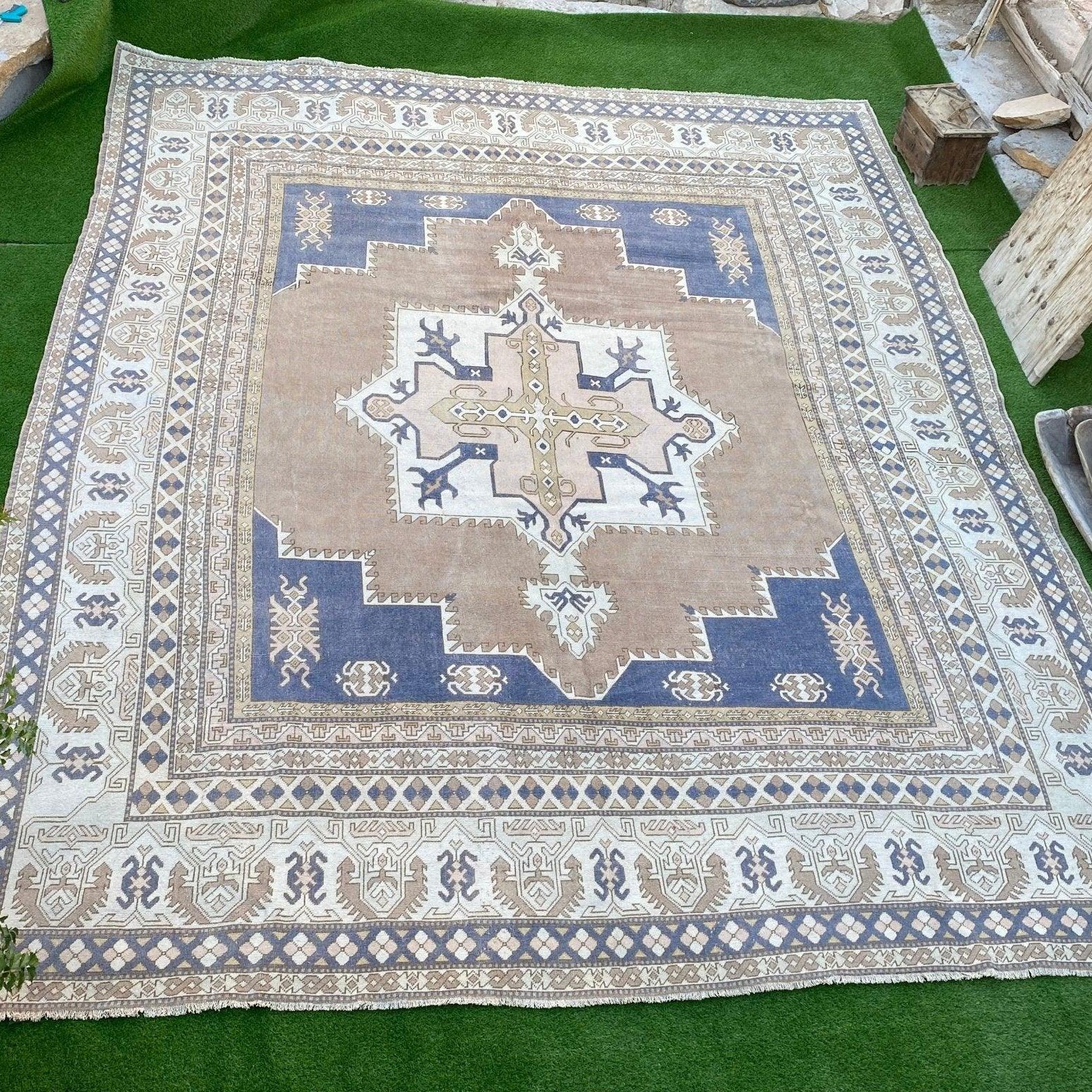 Lacey 13' x 15'5''