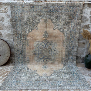 Elicia - Large Vintage Geometric Rug