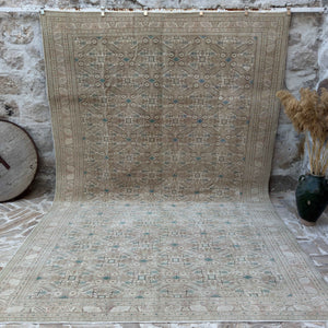 Lynnet - Large Vintage Persian Rug