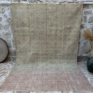 Dorthy - Large Vintage Turkish Rug