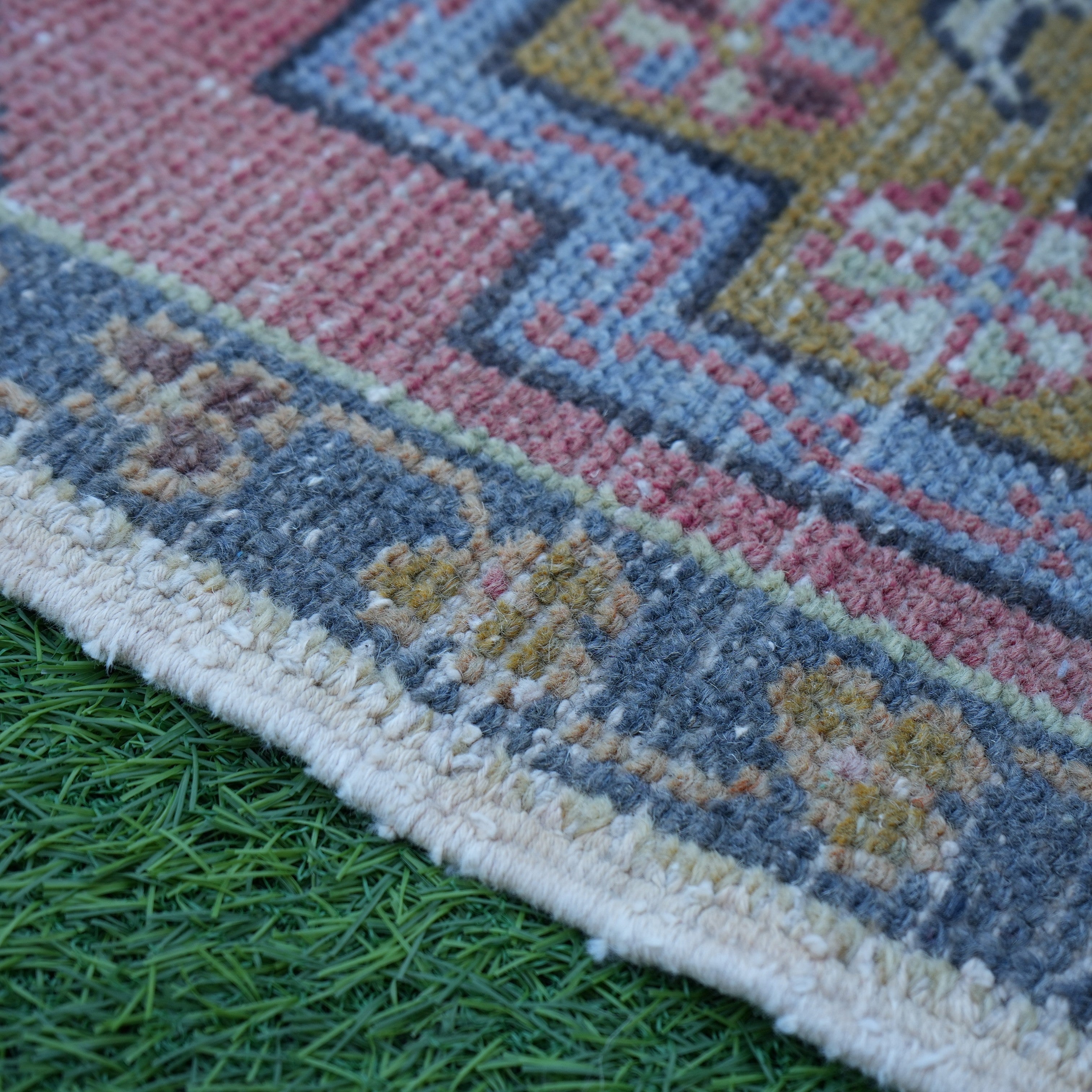 Lida - Small Handmade Rug