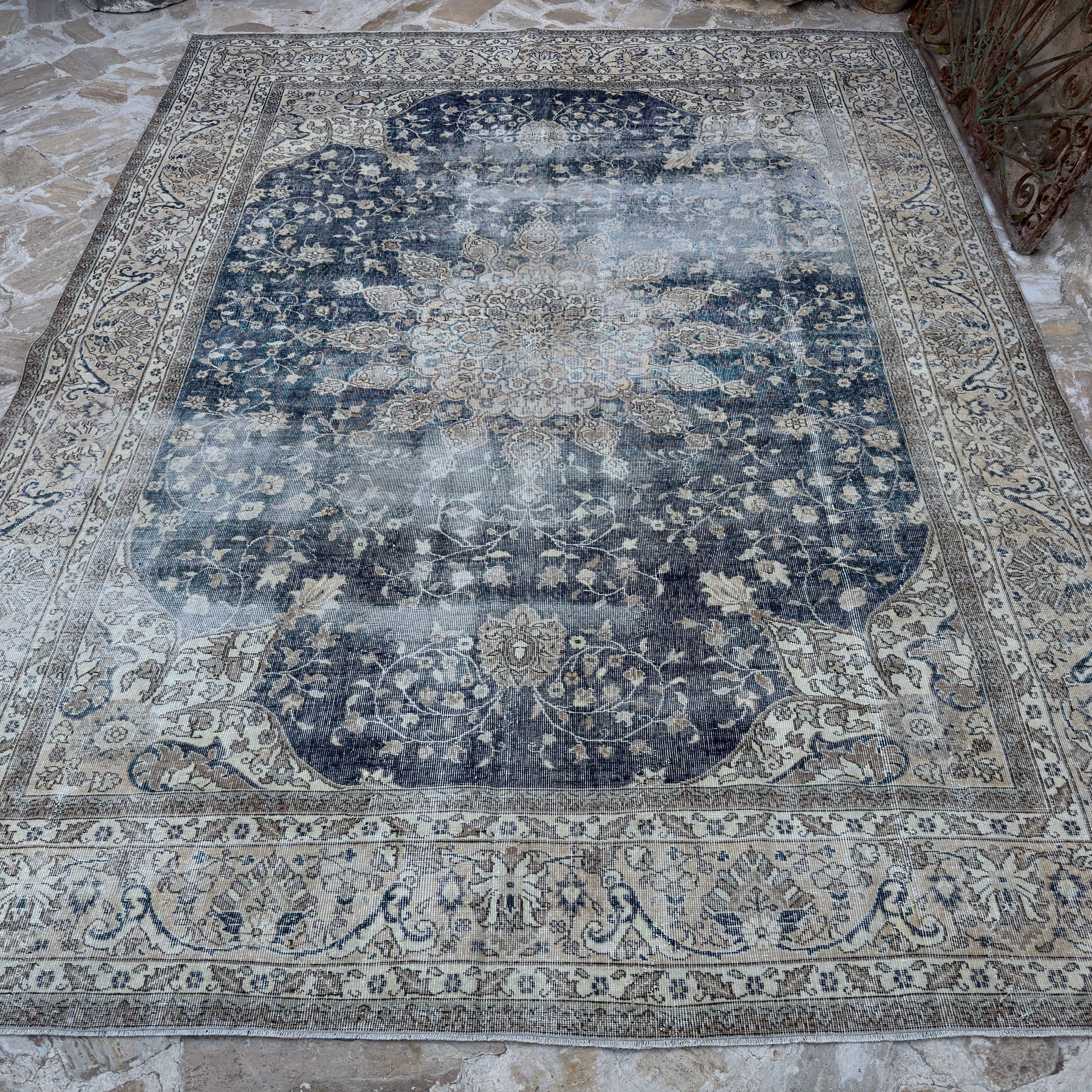 Maible 8’10” x 11’7”