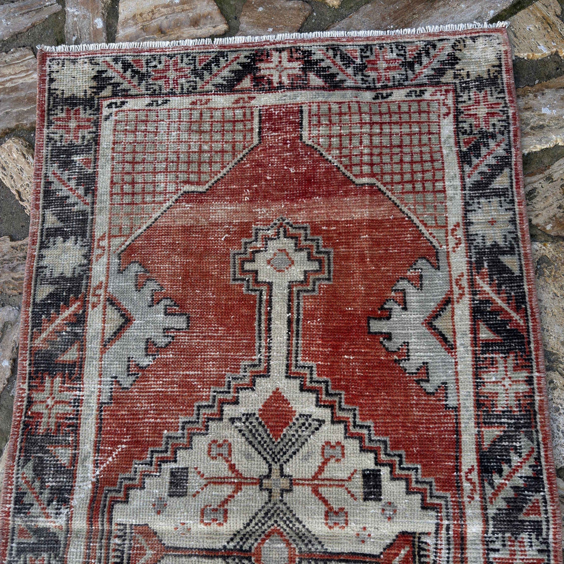 Maja 2'6" x 5'