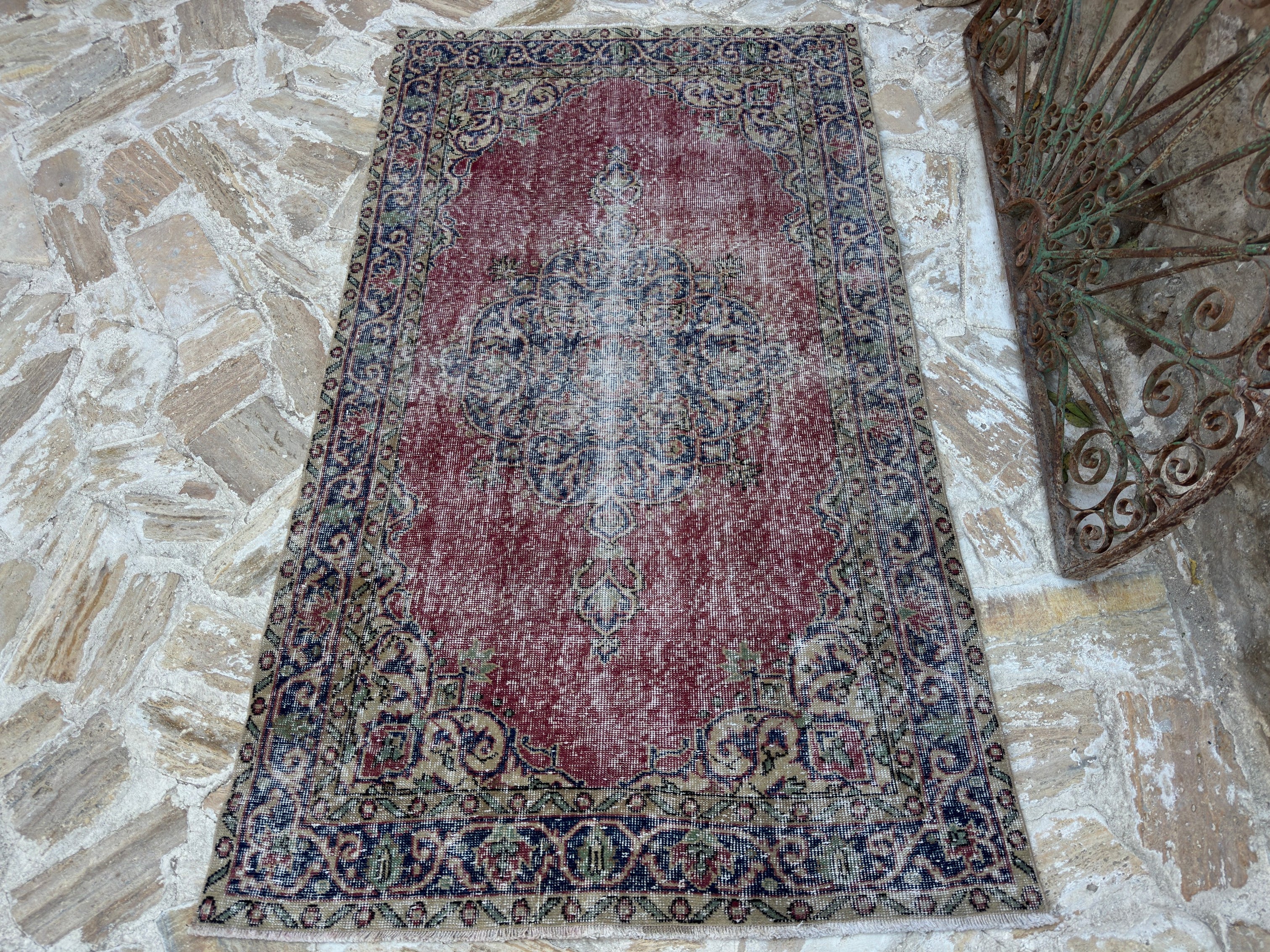 Melita 3’10” x 6’9”