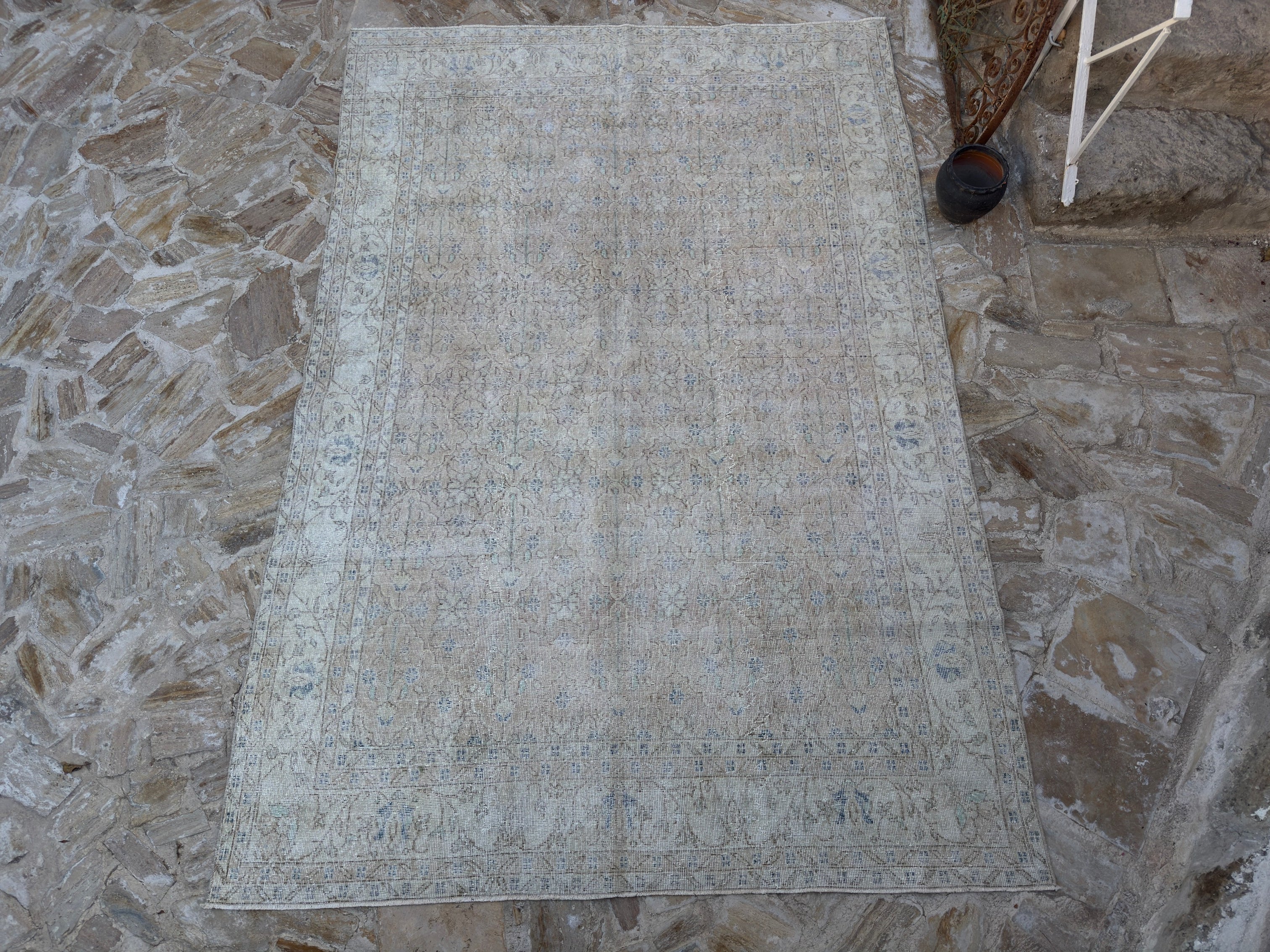 Melly 7’1” x 10’4”