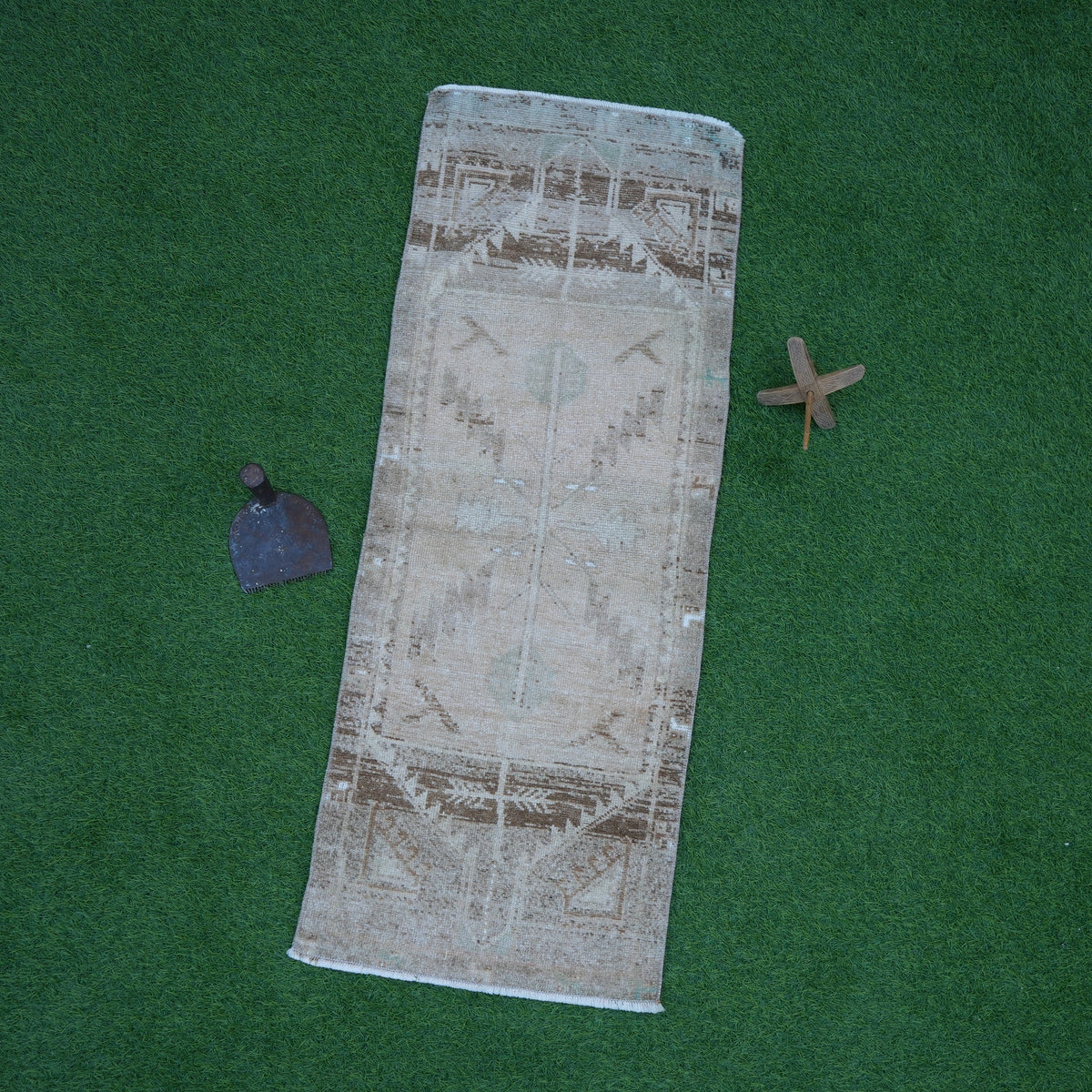 Beige 2' x 4' mini runner rug with neutral design, handmade in Turkey – Boden.