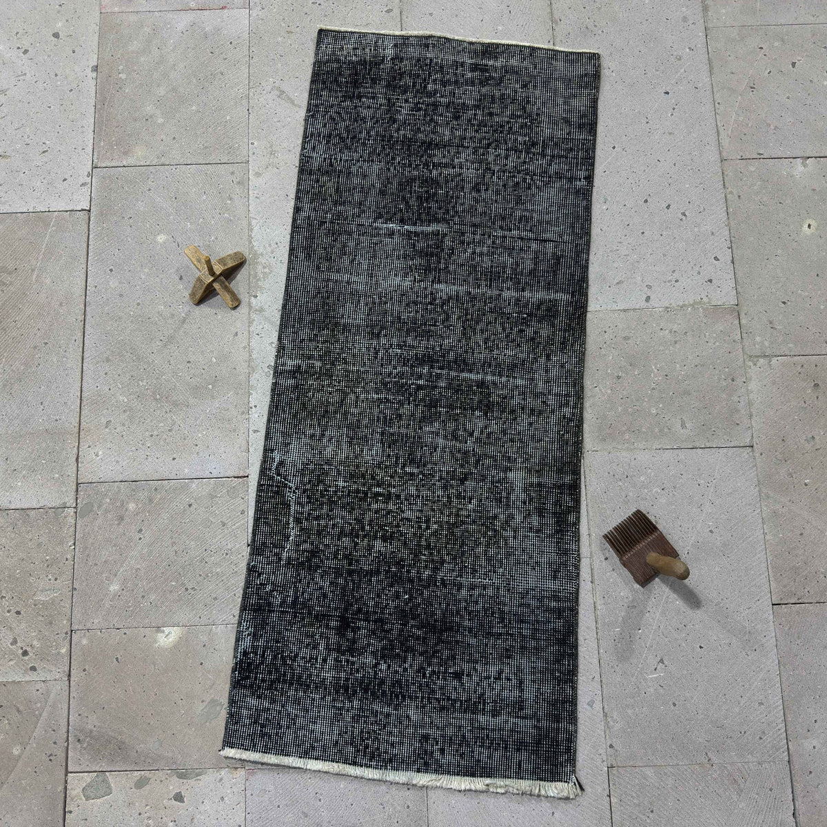 Black 2' x 4' mini runner rug with overdyed design, handmade in Turkey – Sadella.