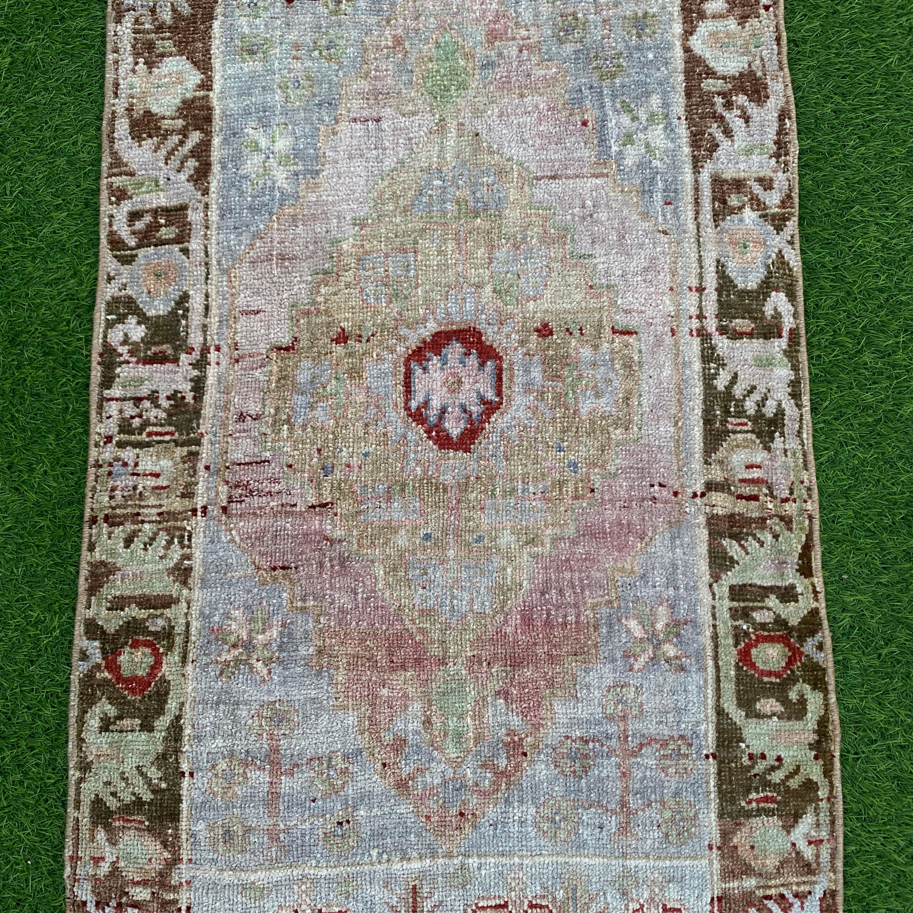 Natan 1'10'' x 3'5''
