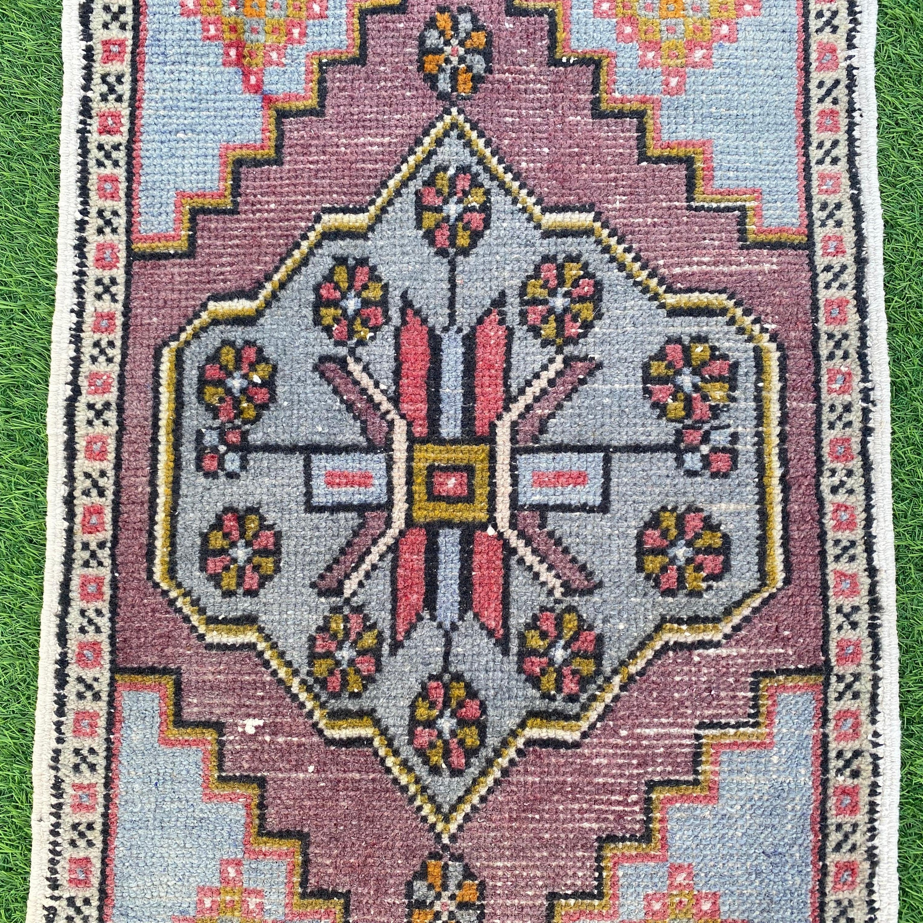 Nesbit 1'7'' x 3'4''