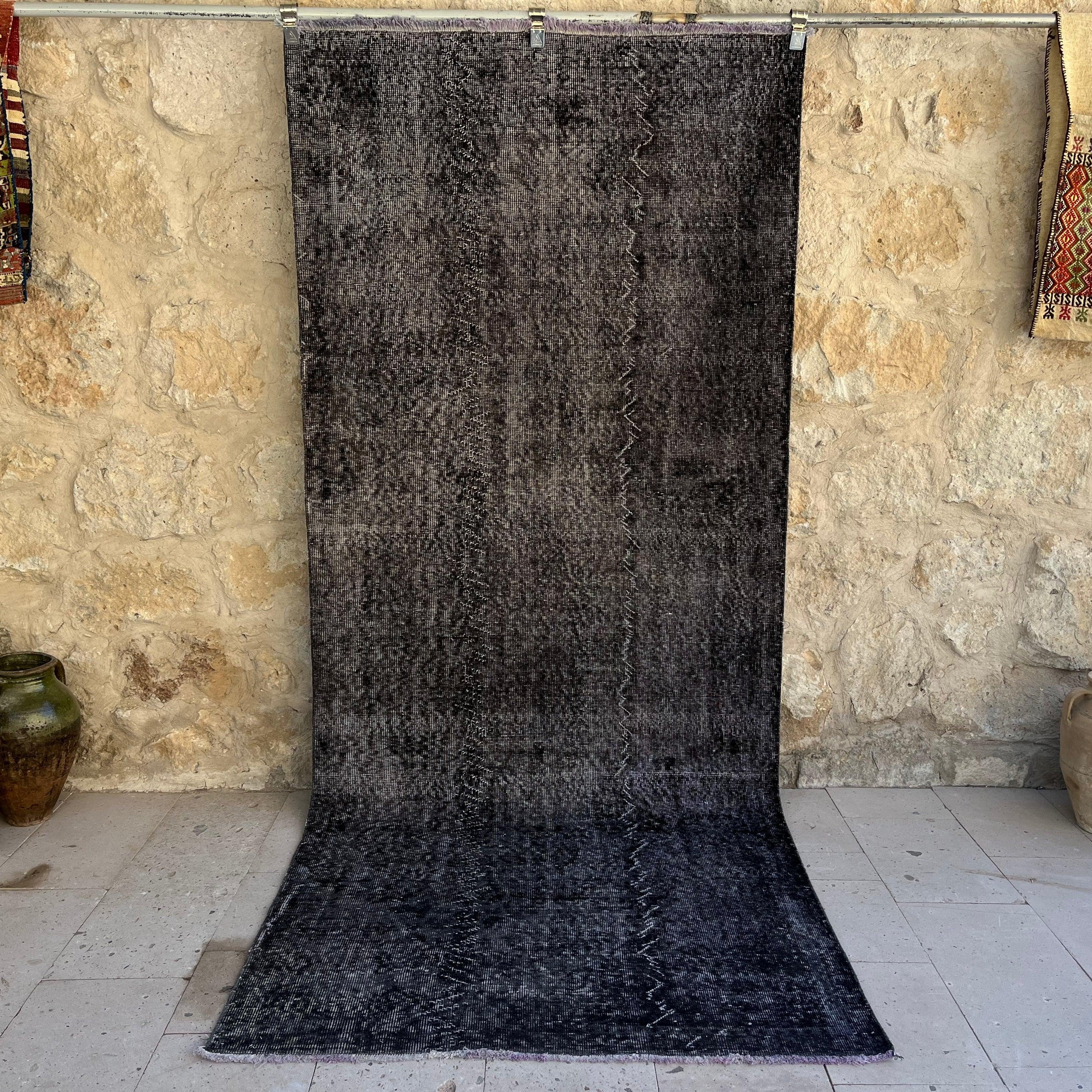 Nia 4'2'' x 9'7''
