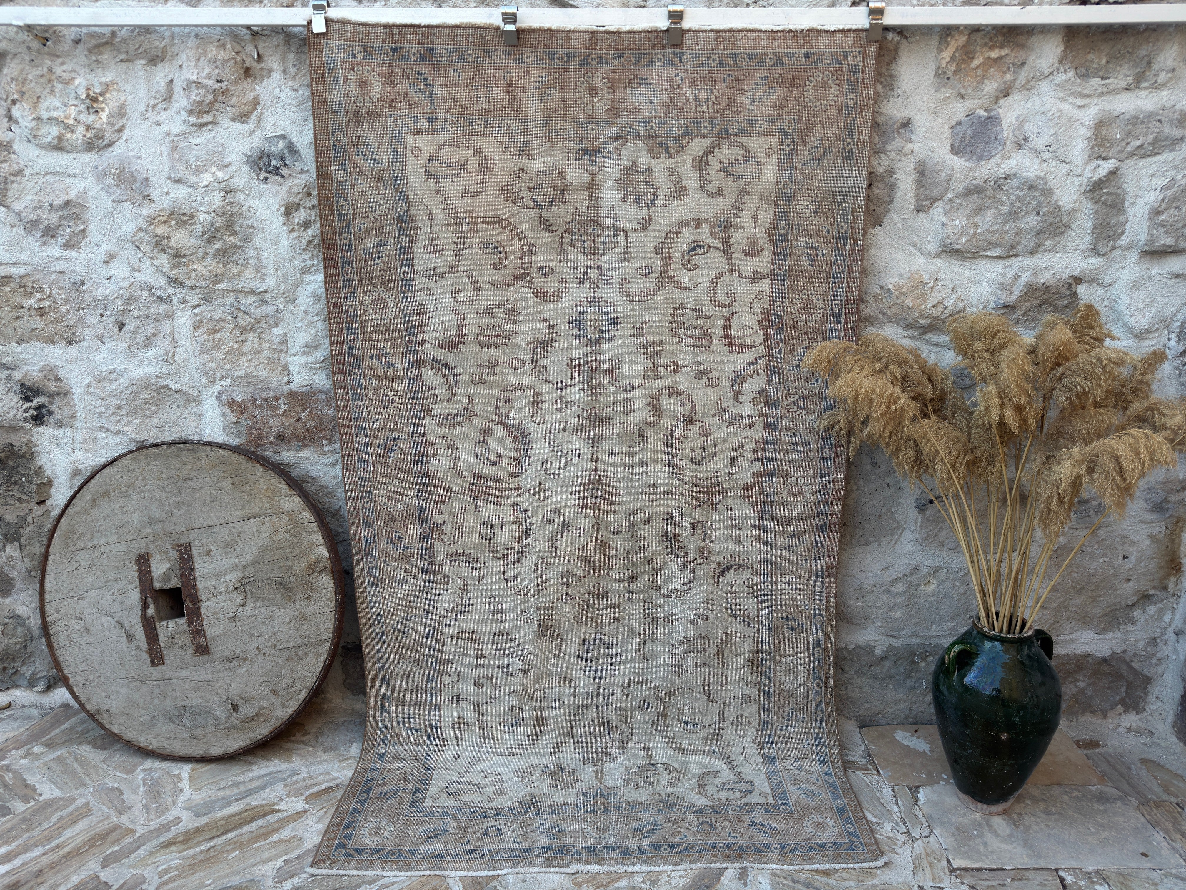 Nita 4’9” x 8’2”