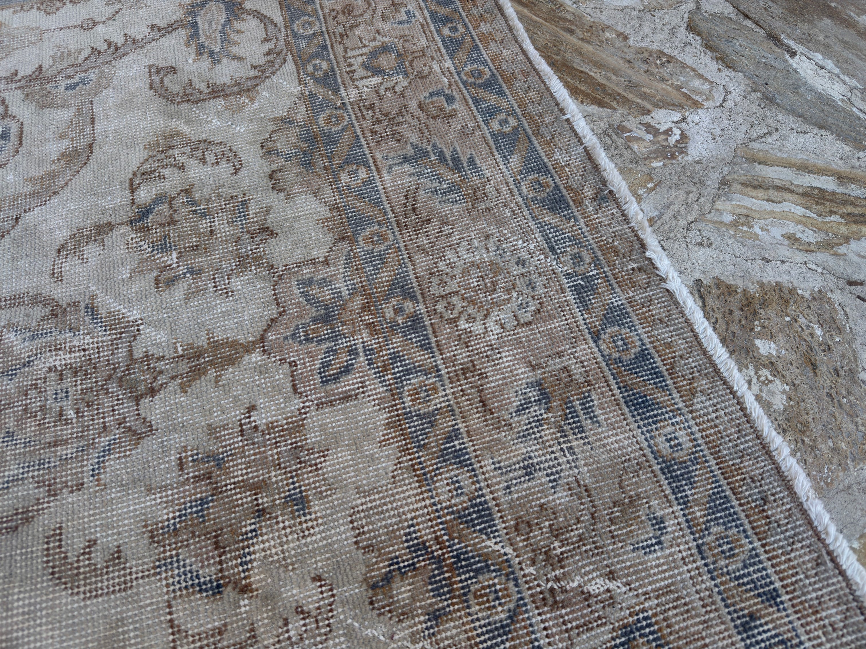 Nita 4’9” x 8’2”