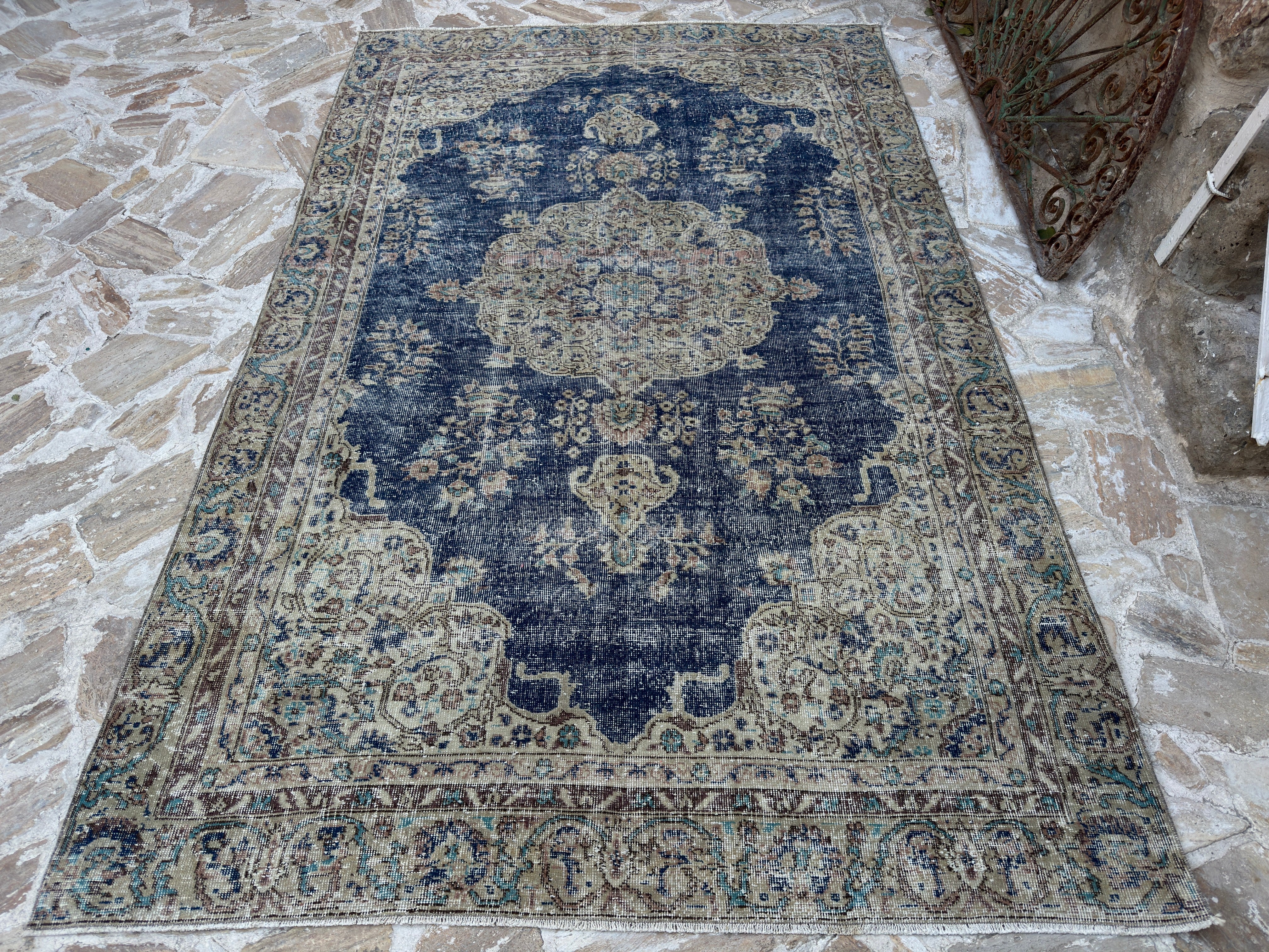 Noni 6’ x 9’2”