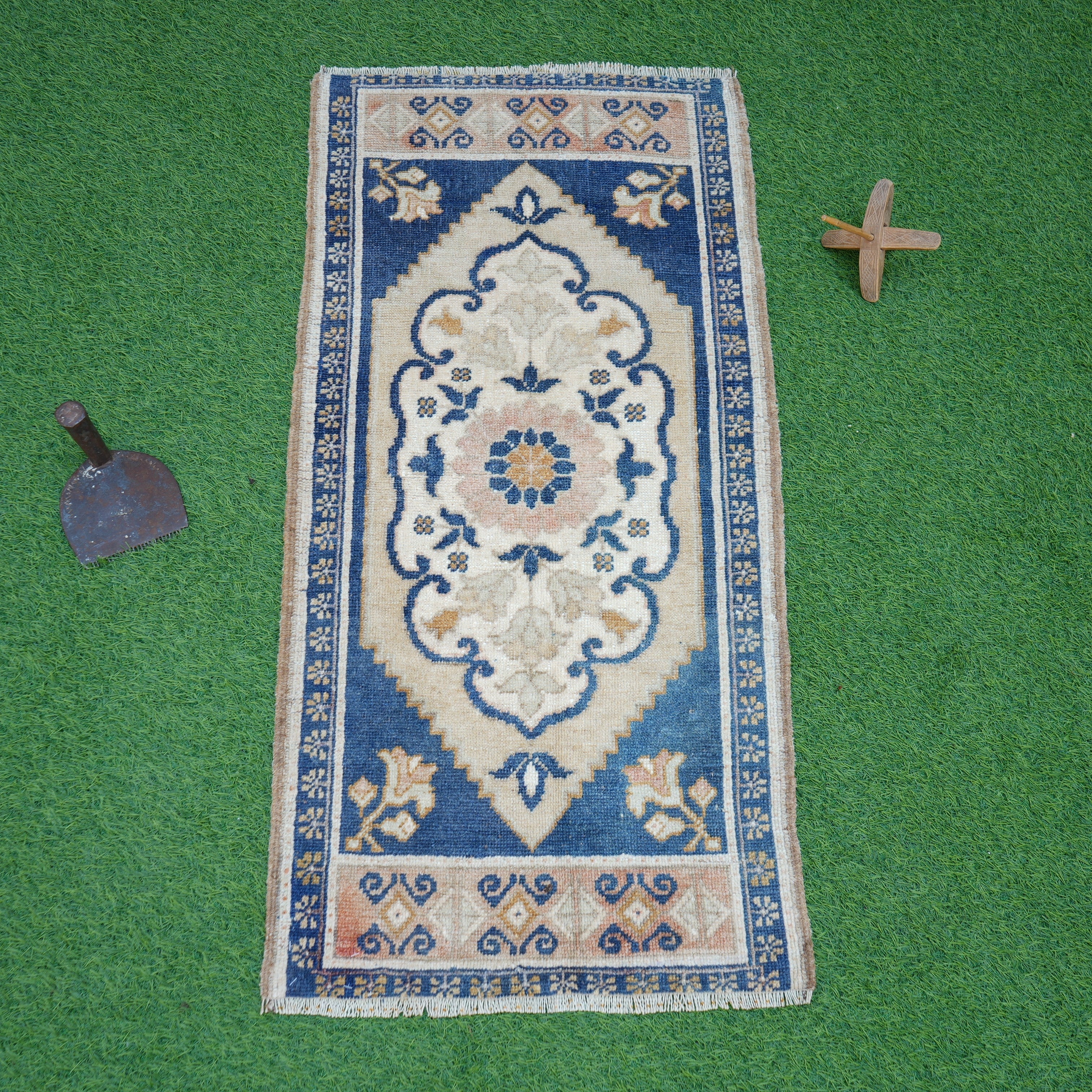 Pace - Vintage Small Rug