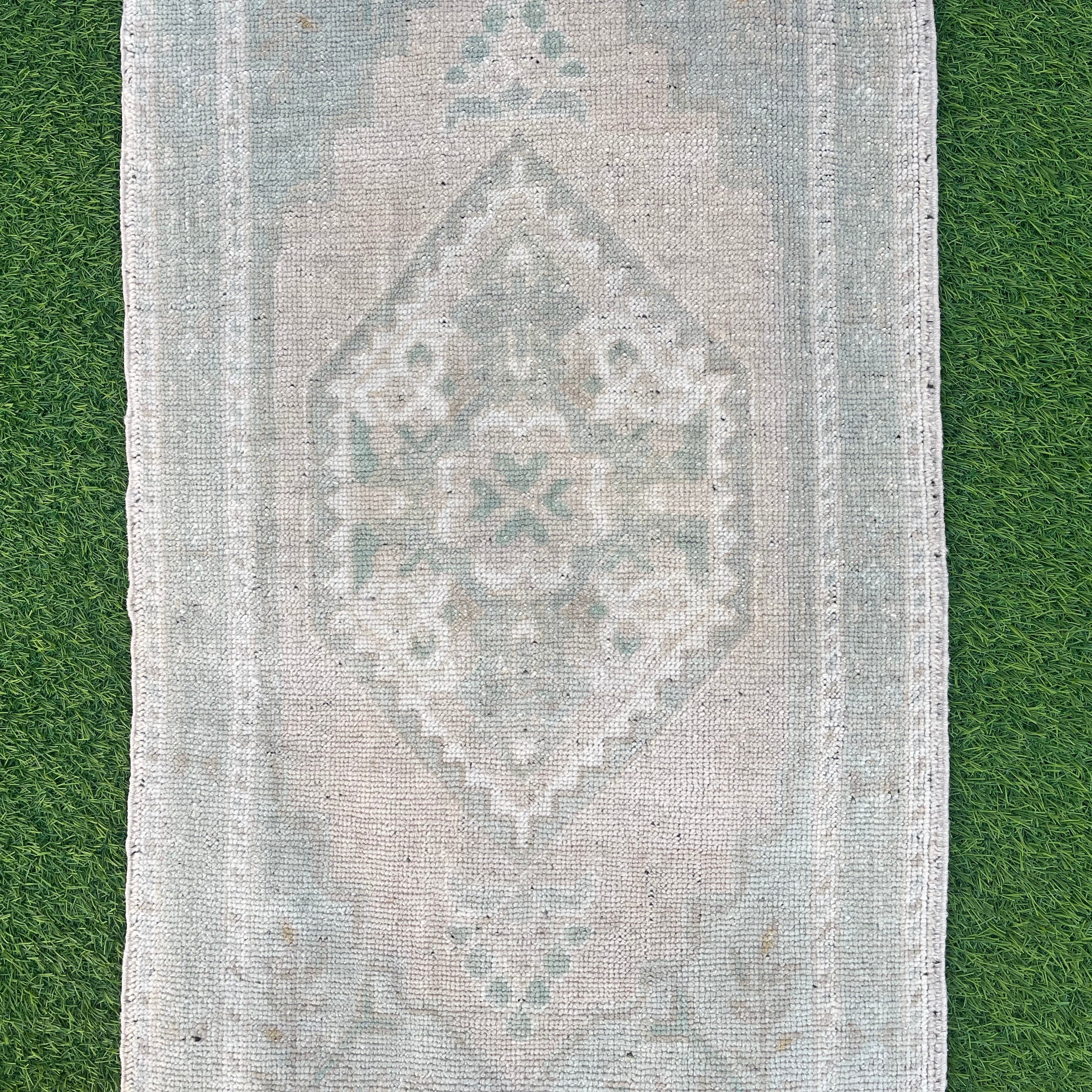 Radley 1'10'' x 4'