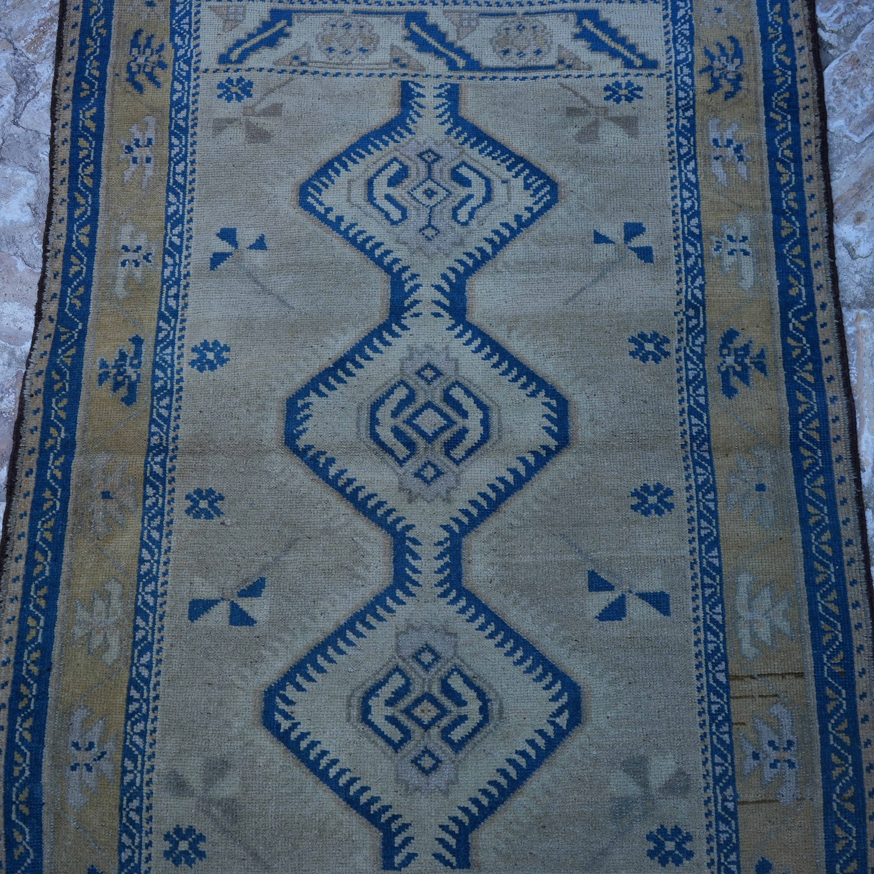 Roselin - Authentic Vintage Rug
