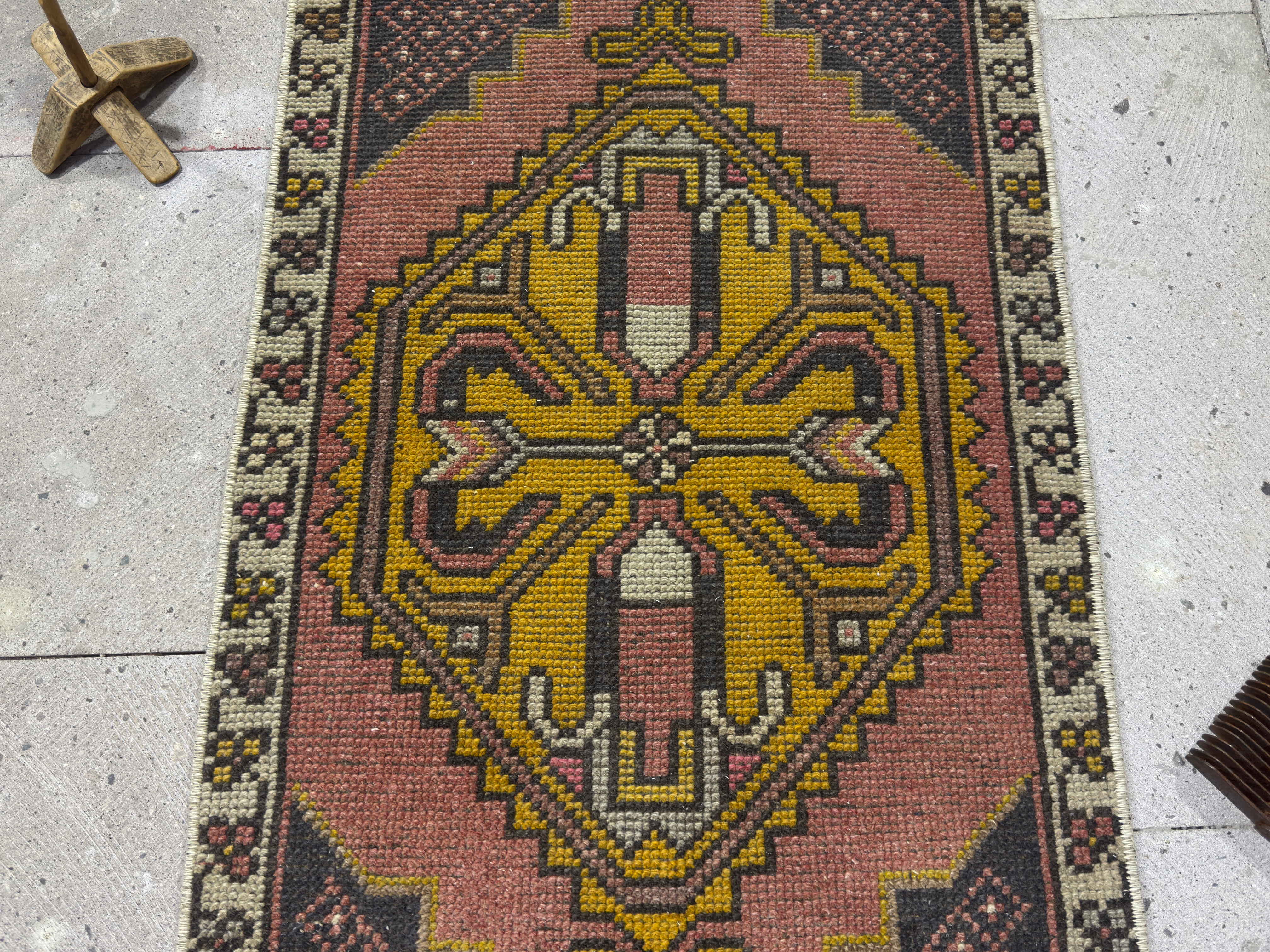 Rosita 1’9” x 3’2”