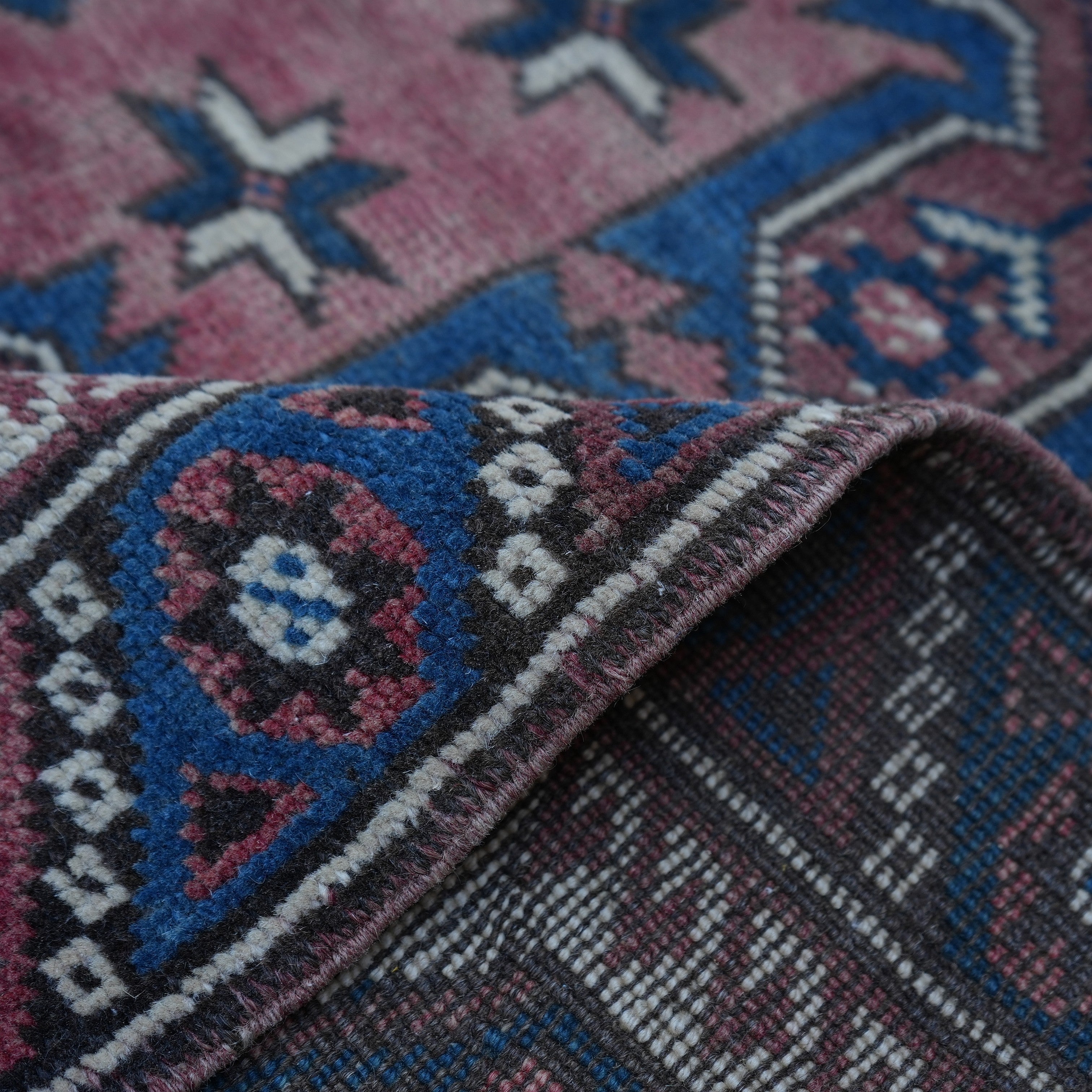 Rosy - Traditional Vintage Rug