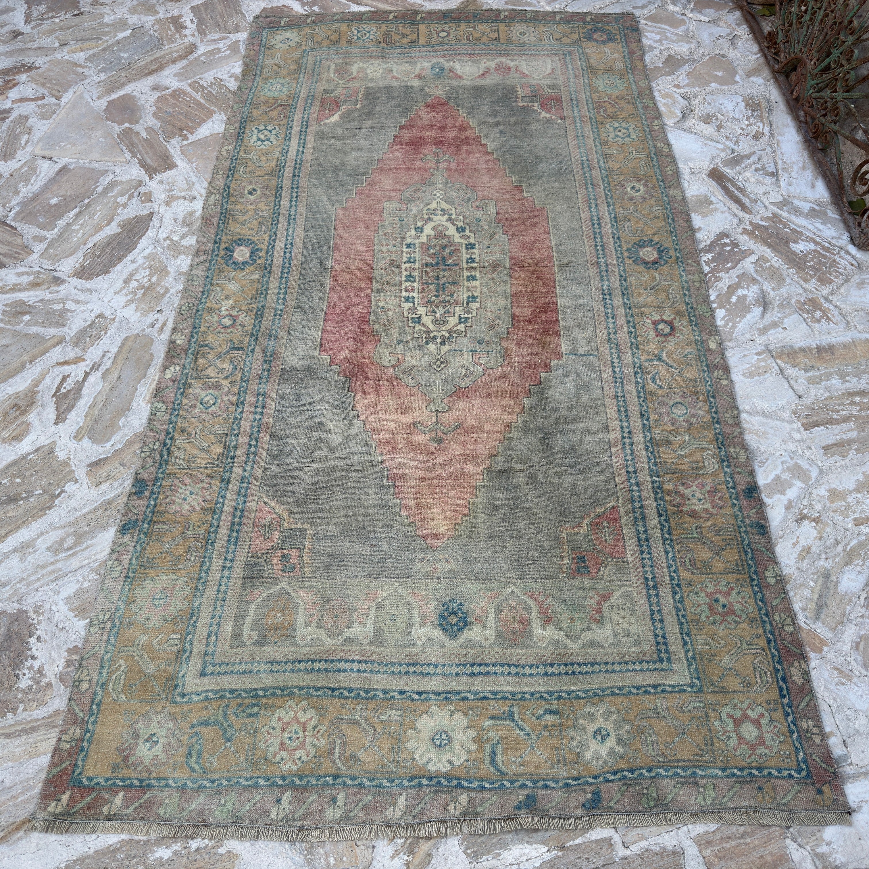 Sallee 4’6” x 8’10”