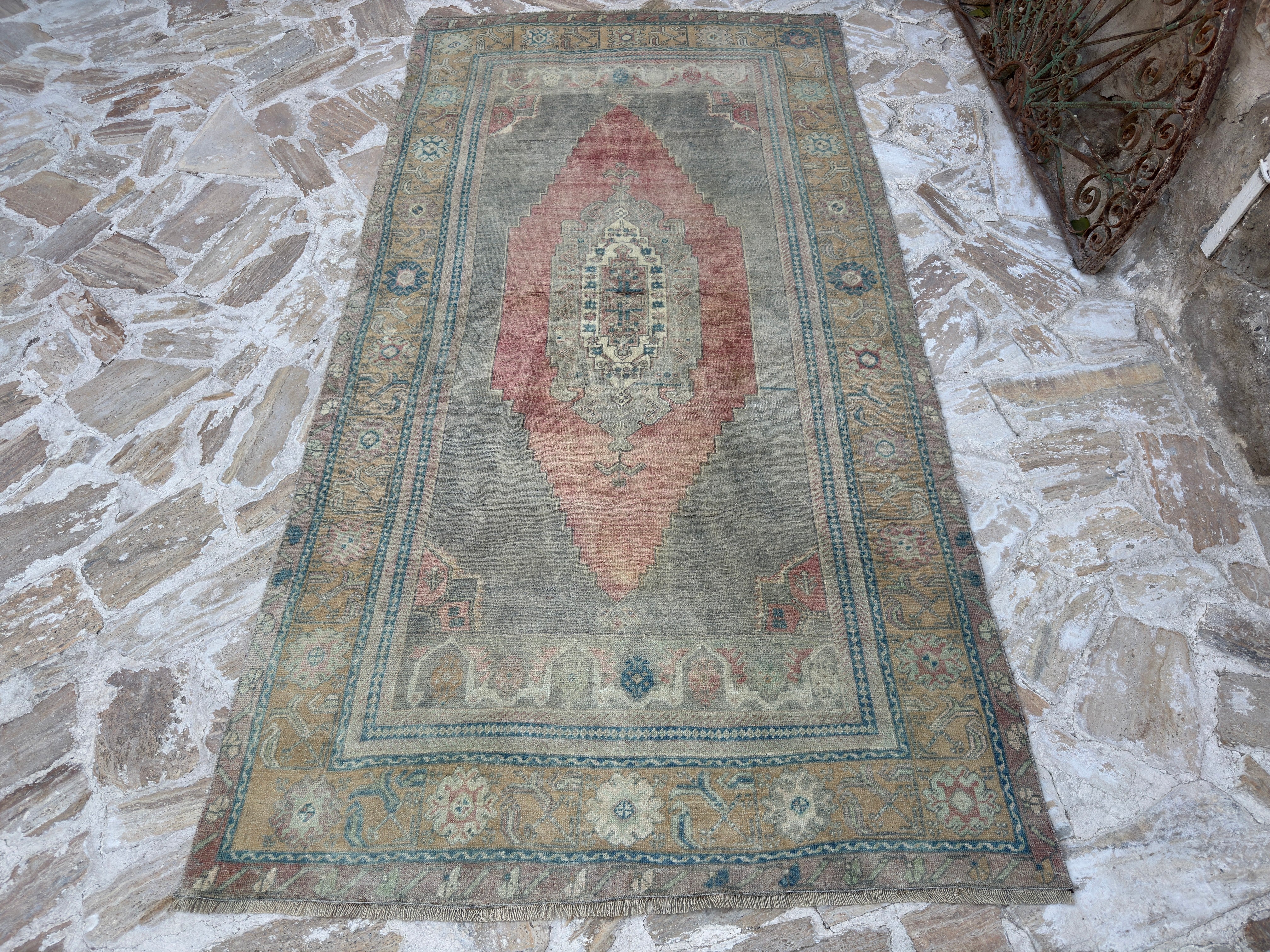 Sallee 4’6” x 8’10”