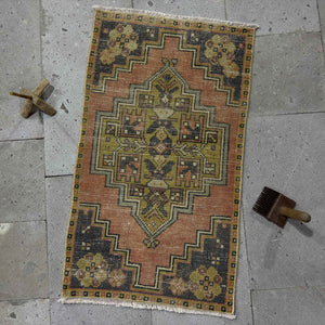 Jobie - Small Vintage Distressed Rug