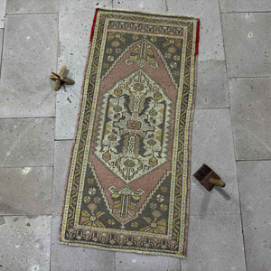 Bernete - Small Vintage Rug