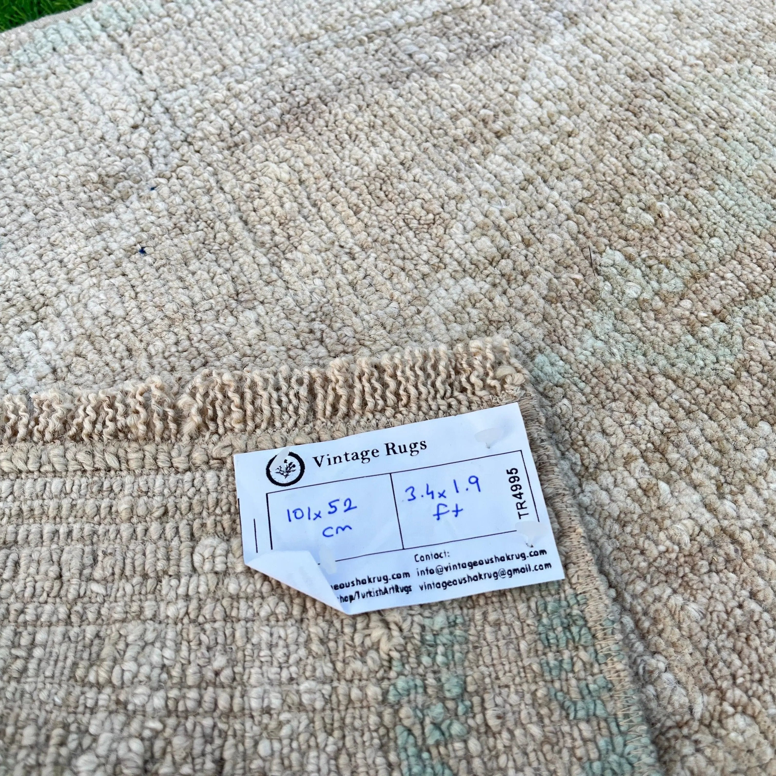 Stella 1'9'' x 3'4''