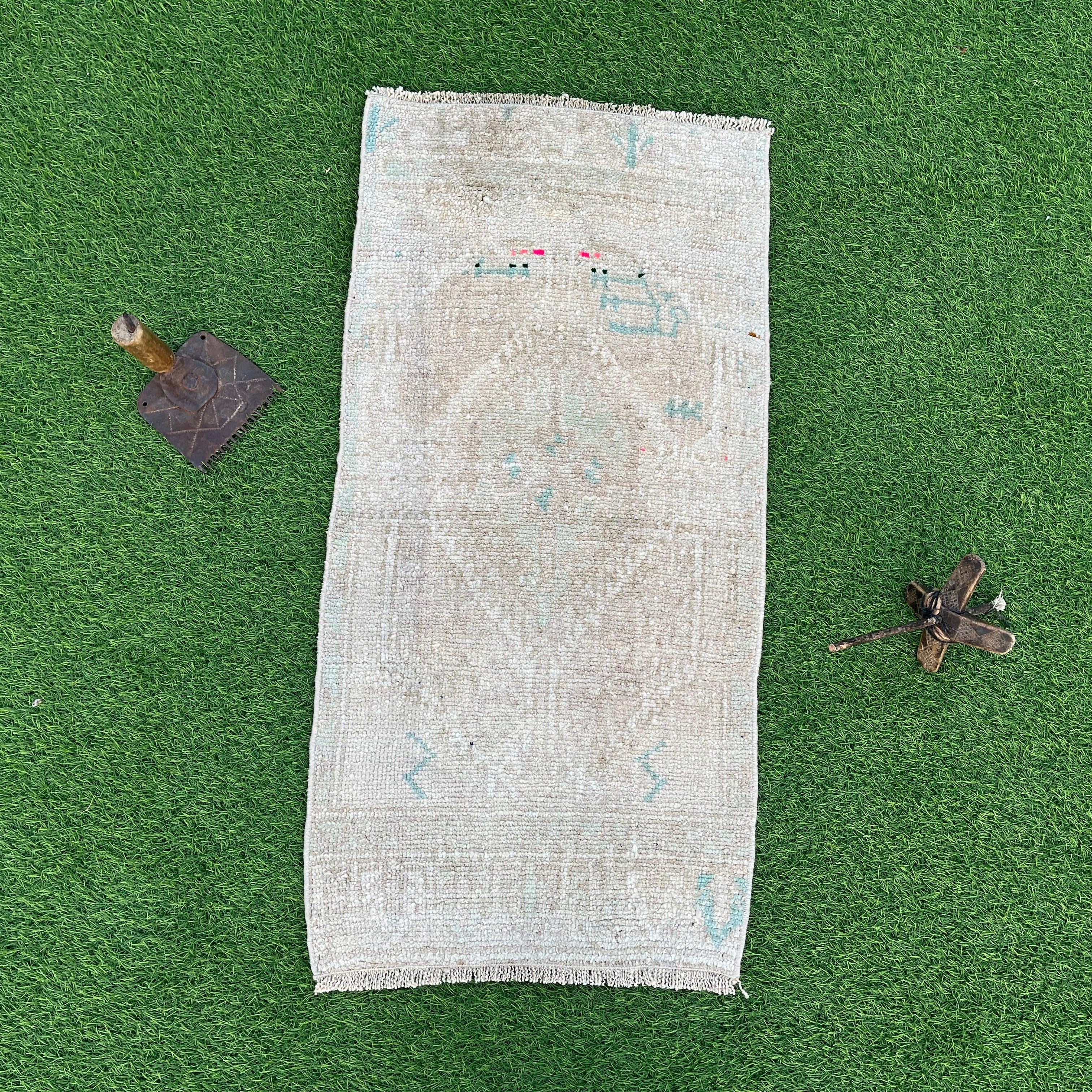 Stella 1'9'' x 3'4''