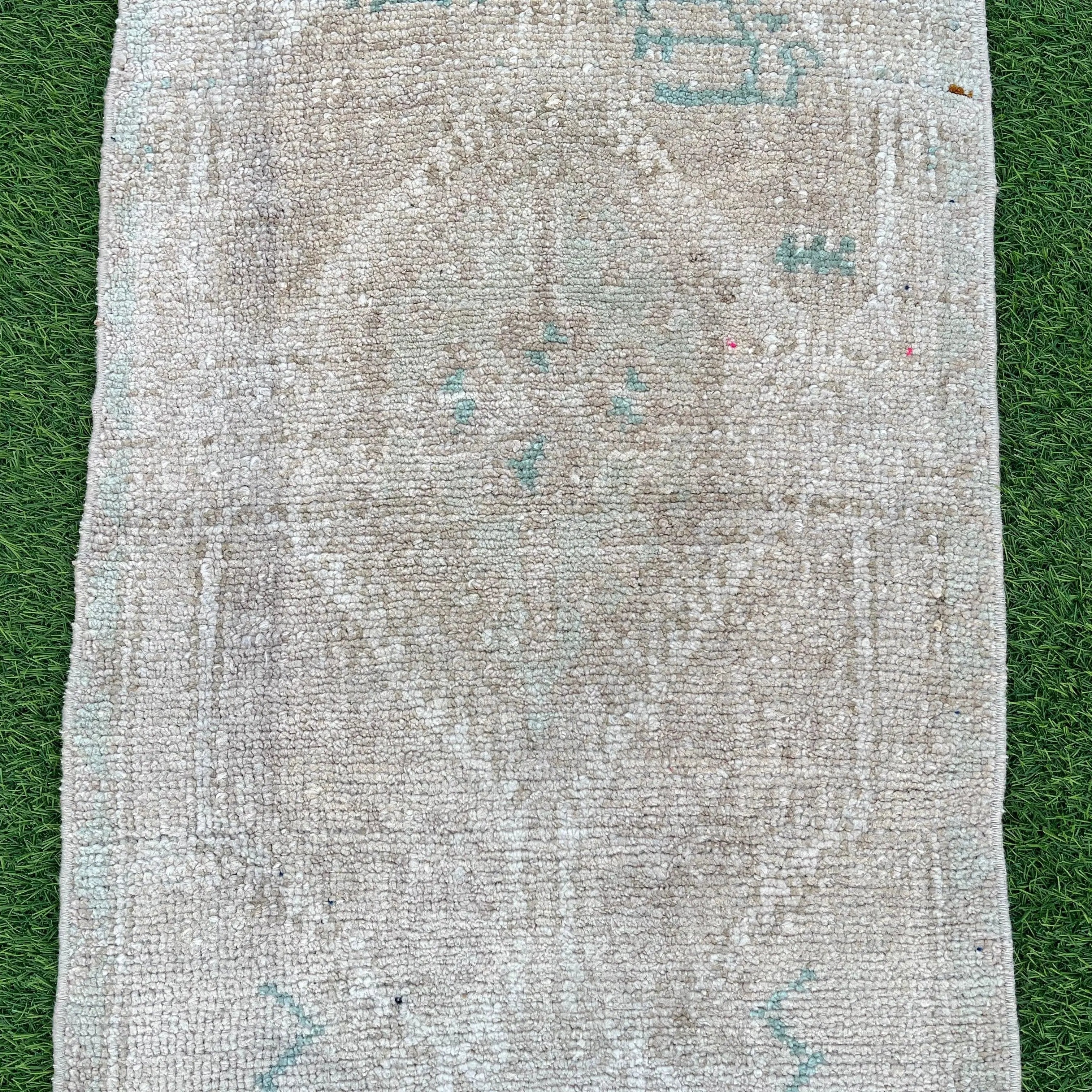 Stella 1'9'' x 3'4''