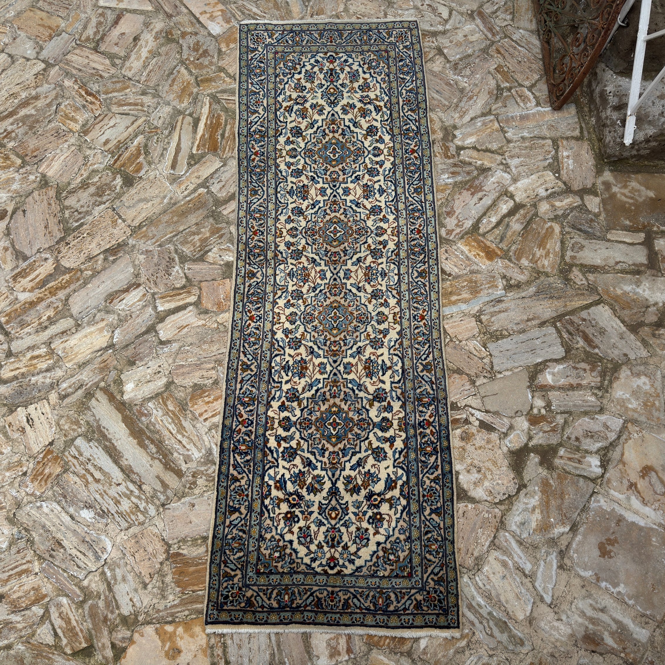 Taffy 3'3" x 9'8"