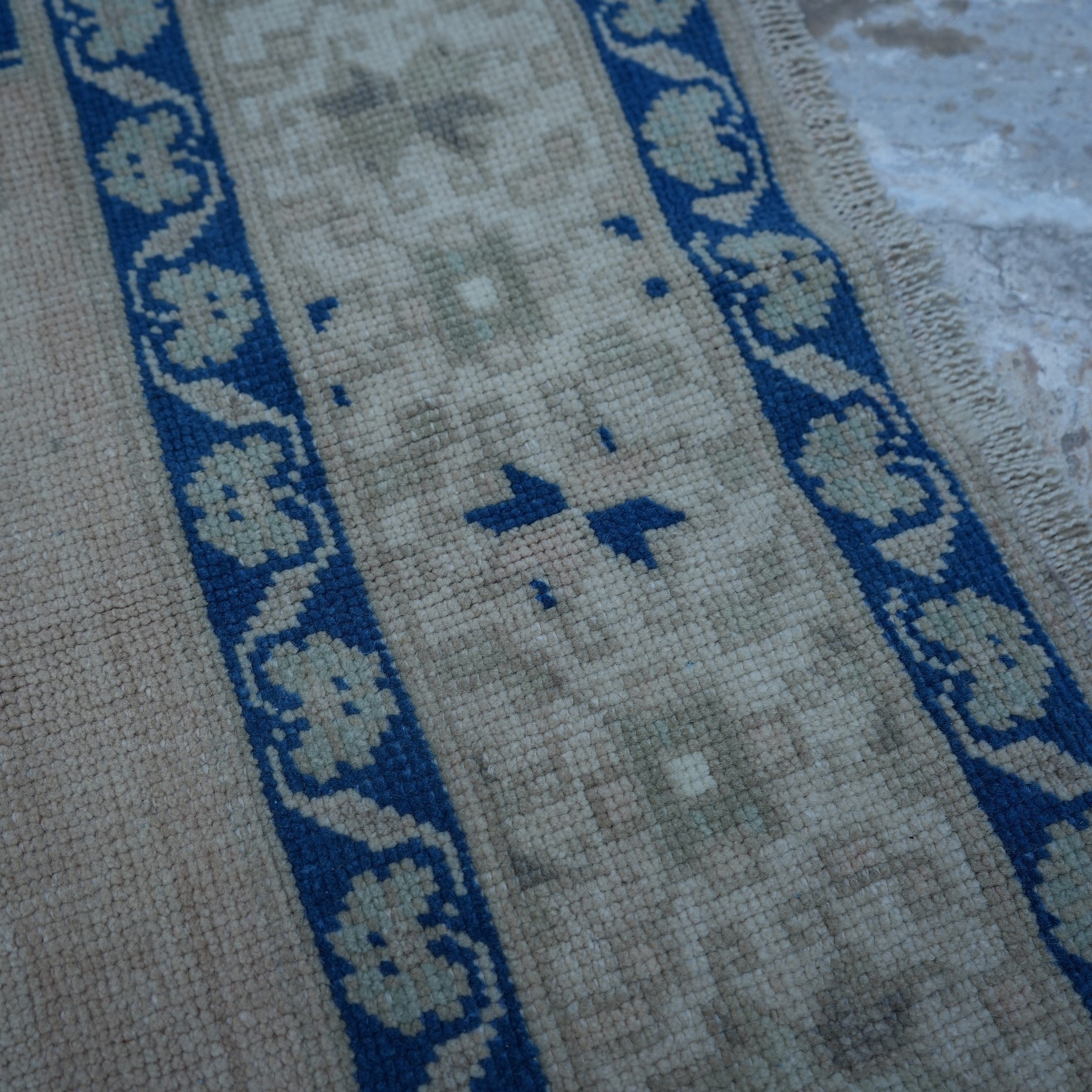 Tami - Vintage Wool Rug