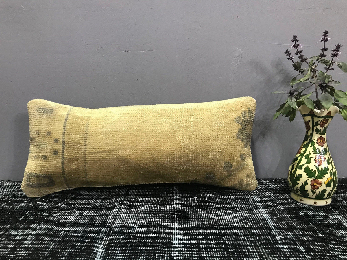 Beige throw pillow with traditional design, handmade in Turkey – SY00010.