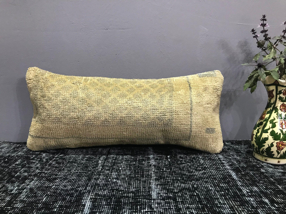 Beige throw pillow with traditional design, handmade in Turkey – SY00019.
