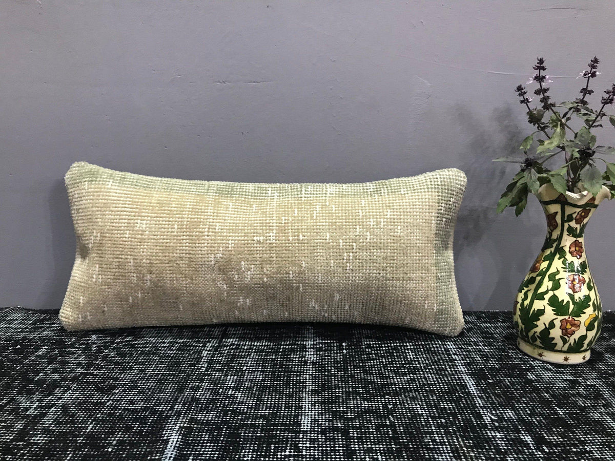 Beige throw pillow with neutral design, handmade in Turkey – SY00020.