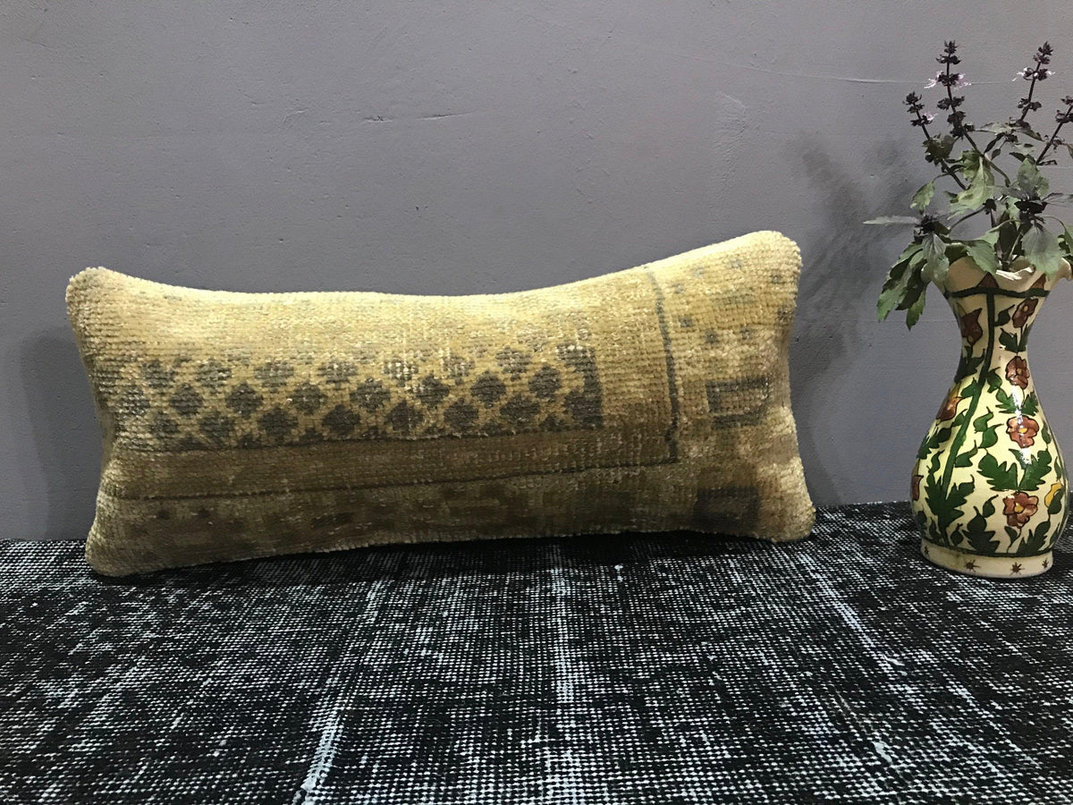 Beige throw pillow with traditional design, handmade in Turkey – SY00032.