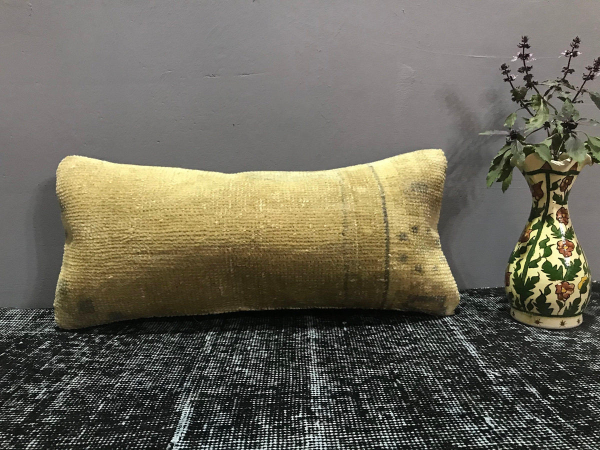 Beige throw pillow with traditional design, handmade in Turkey – SY00033.