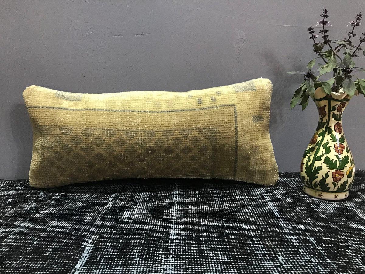 Beige throw pillow with traditional design, handmade in Turkey – SY00039.